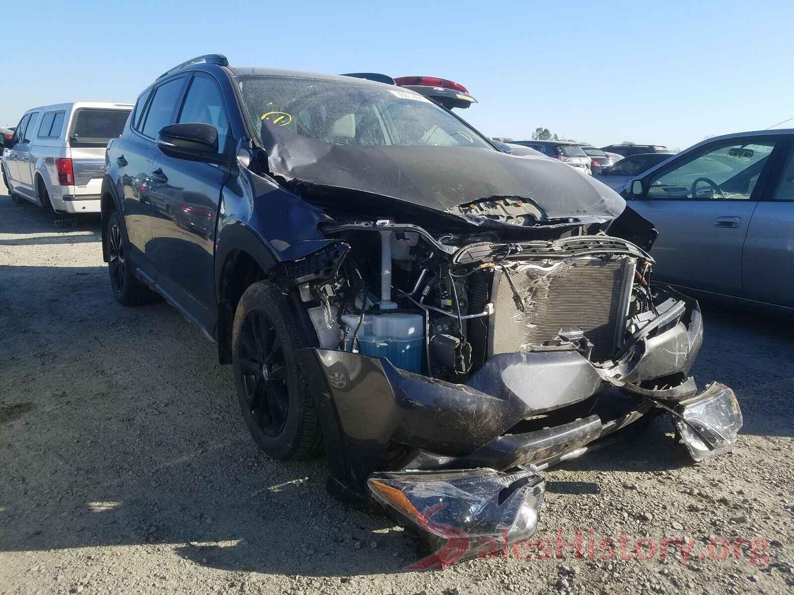 2T3RFREVXJW840573 2018 TOYOTA RAV4