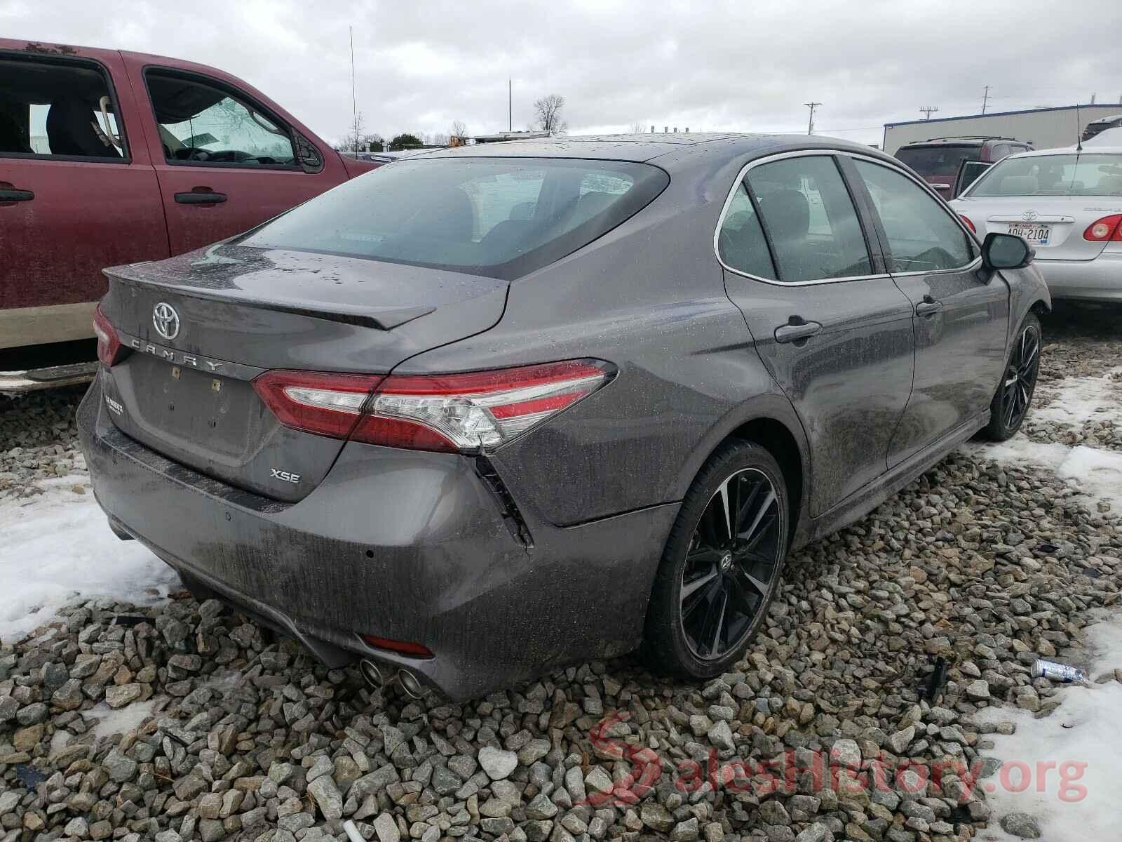 4T1B61HK0JU114184 2018 TOYOTA CAMRY