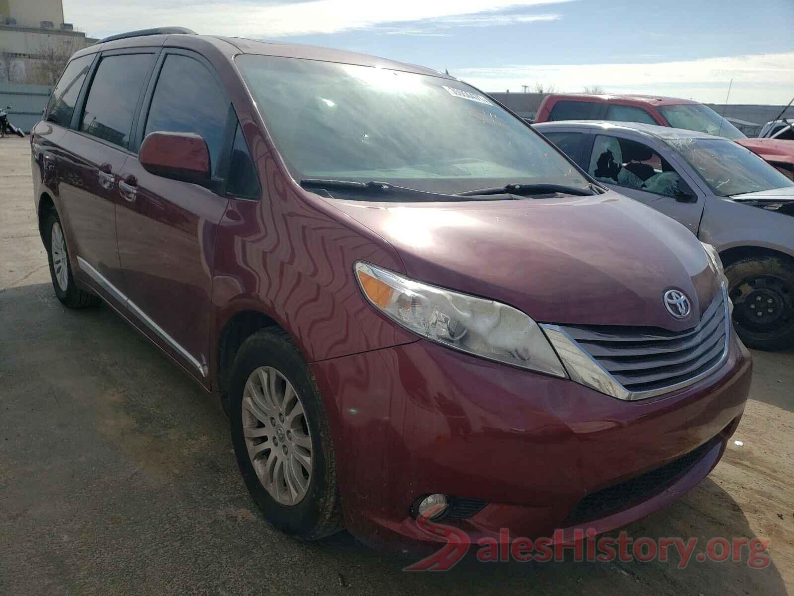 5TDYZ3DC2HS858187 2017 TOYOTA SIENNA