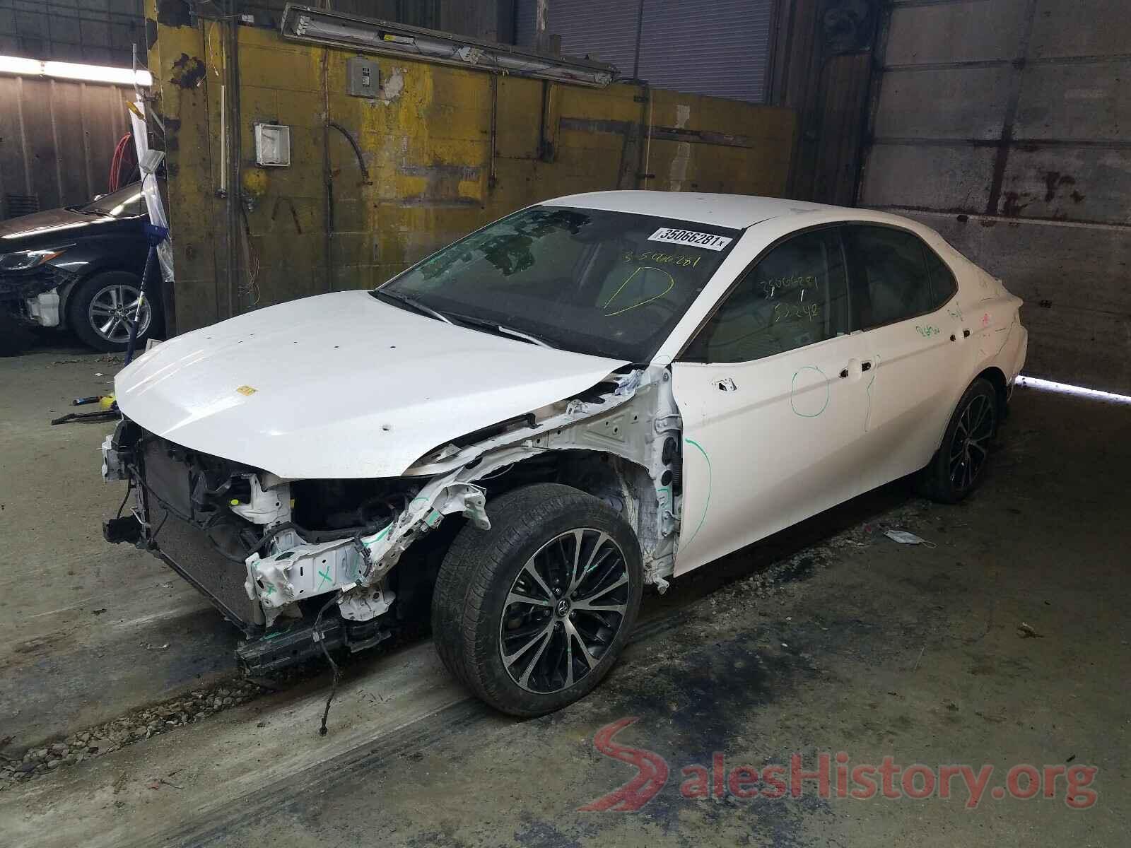 4T1B11HK6JU623954 2018 TOYOTA CAMRY