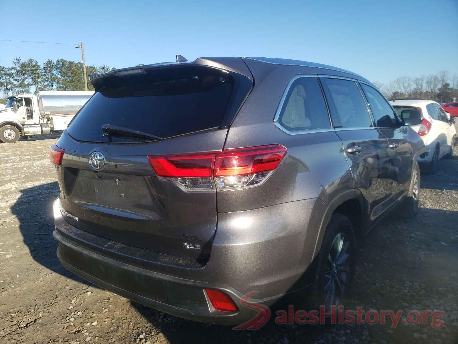 5TDKZRFH6KS567880 2019 TOYOTA HIGHLANDER