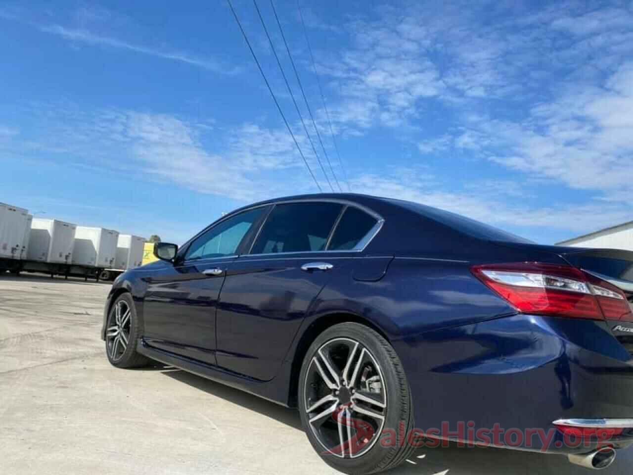 1HGCR2F57HA033358 2017 HONDA ACCORD