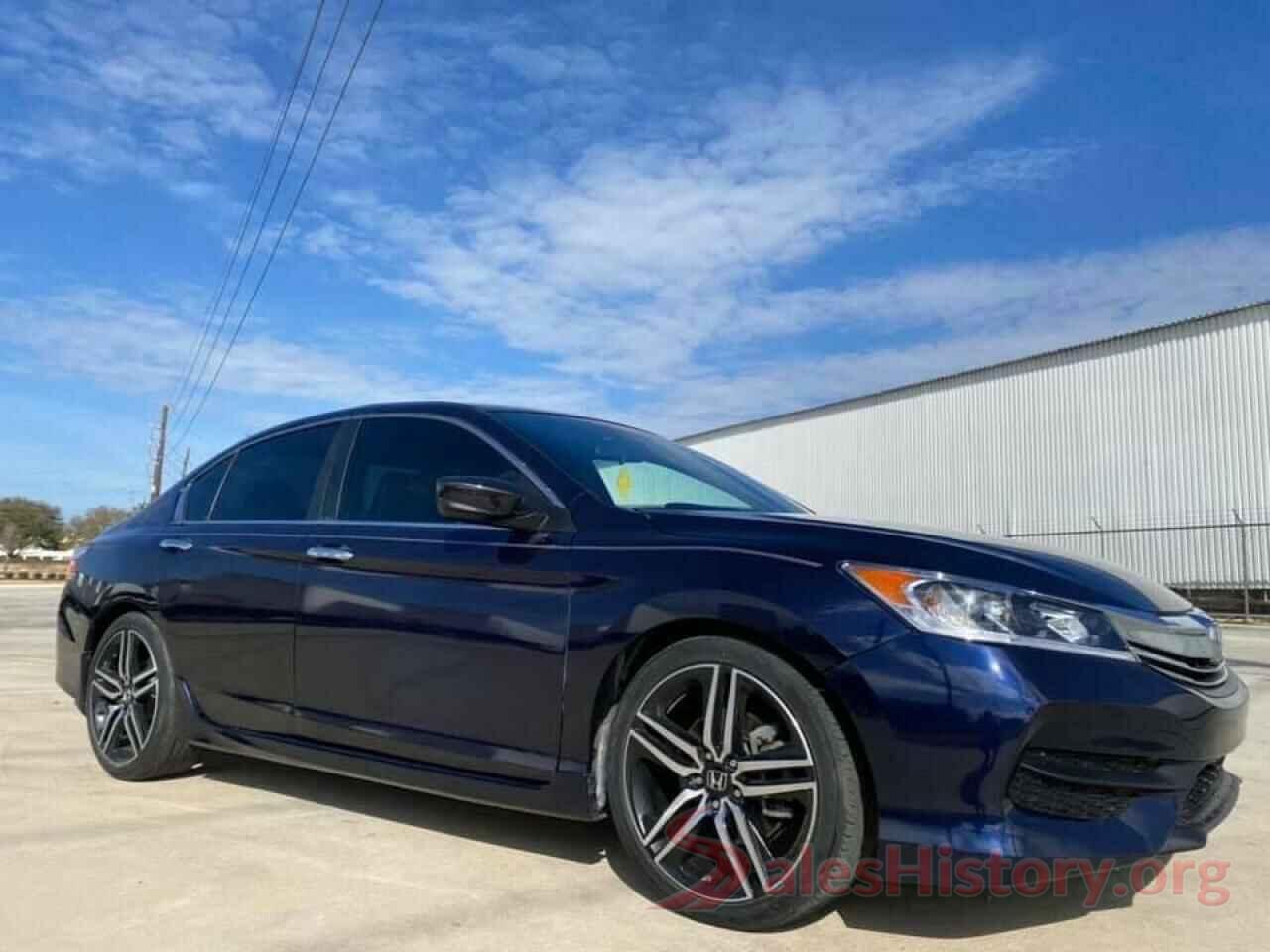 1HGCR2F57HA033358 2017 HONDA ACCORD