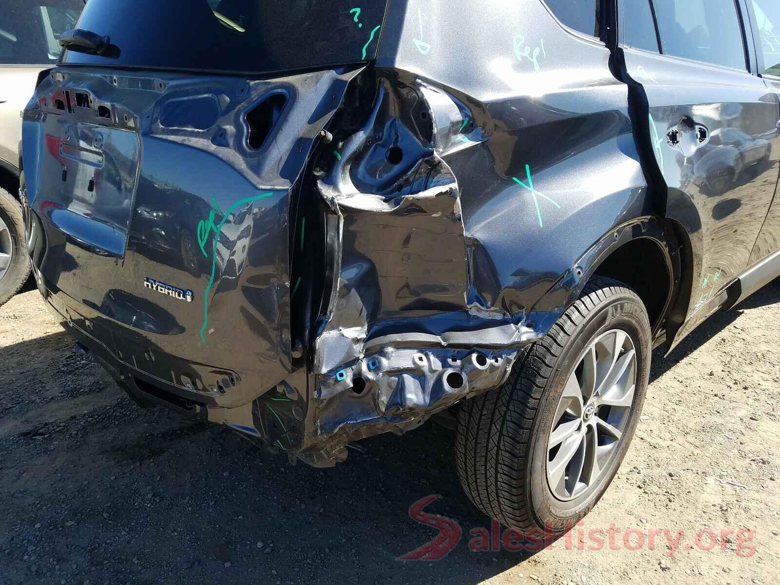 JTMRJREV3JD231725 2018 TOYOTA RAV4