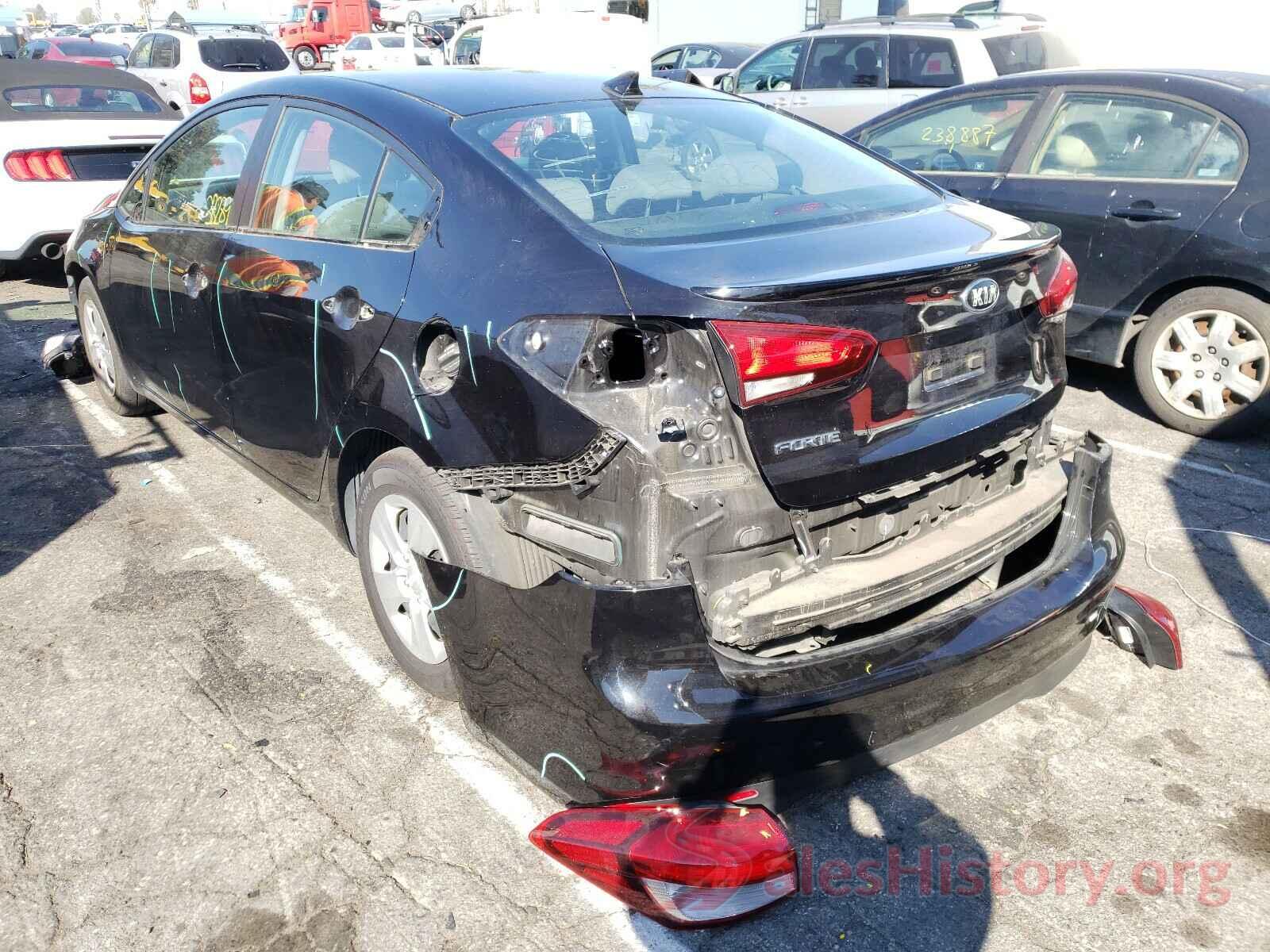 3KPFK4A70JE232260 2018 KIA FORTE