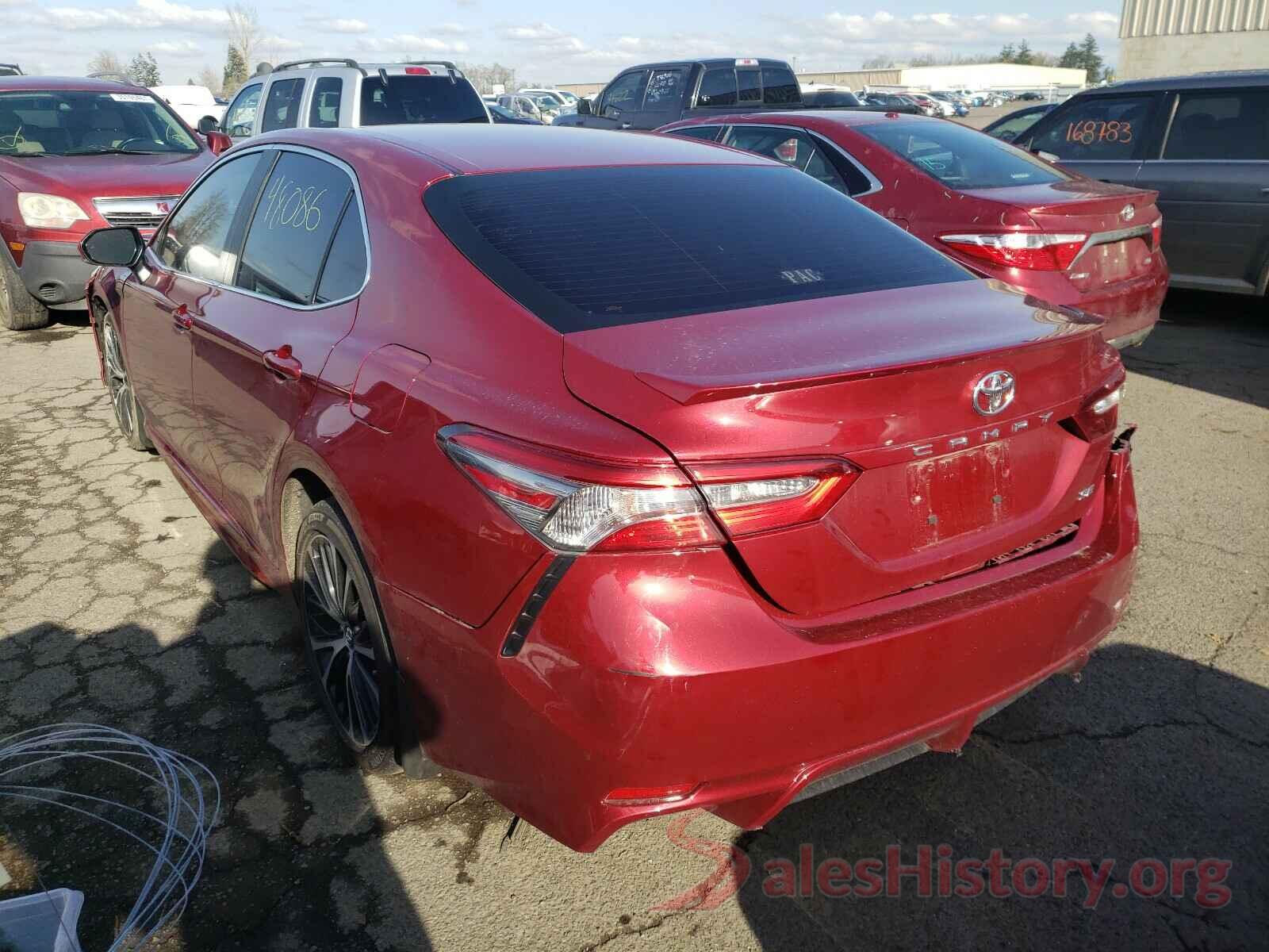 4T1B11HK0JU650194 2018 TOYOTA CAMRY