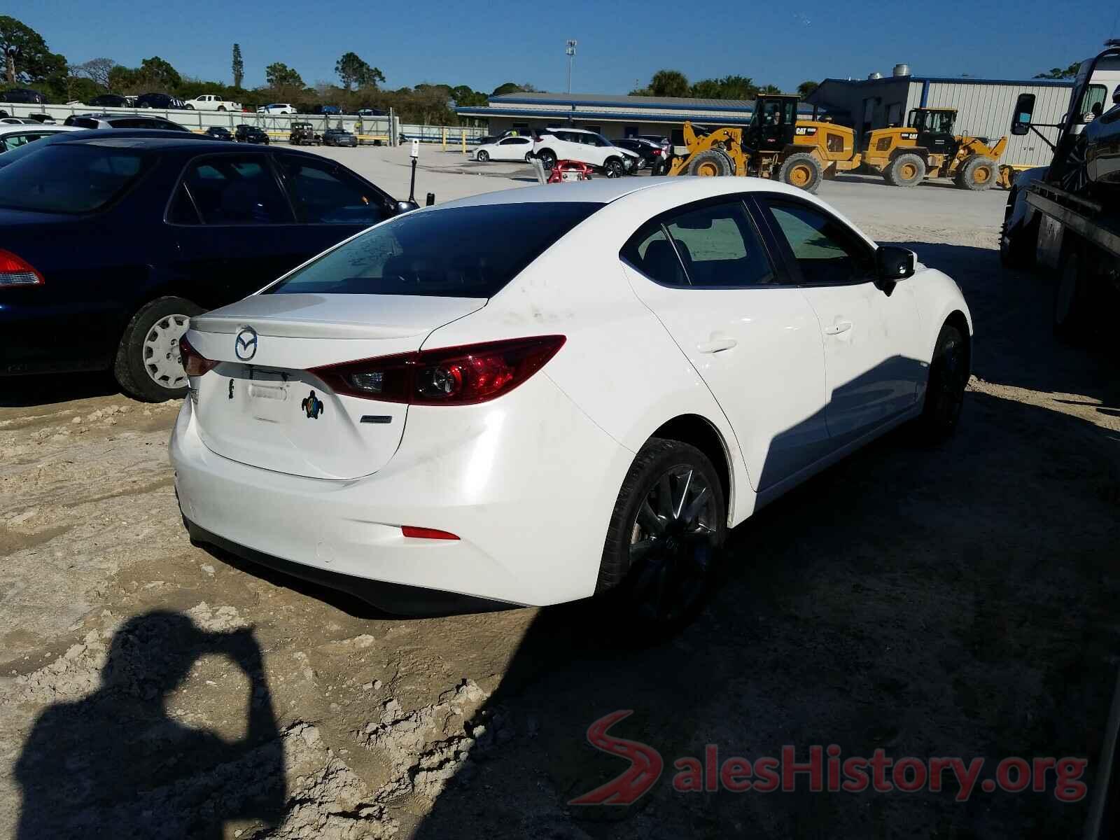 3MZBN1V30JM206157 2018 MAZDA 3