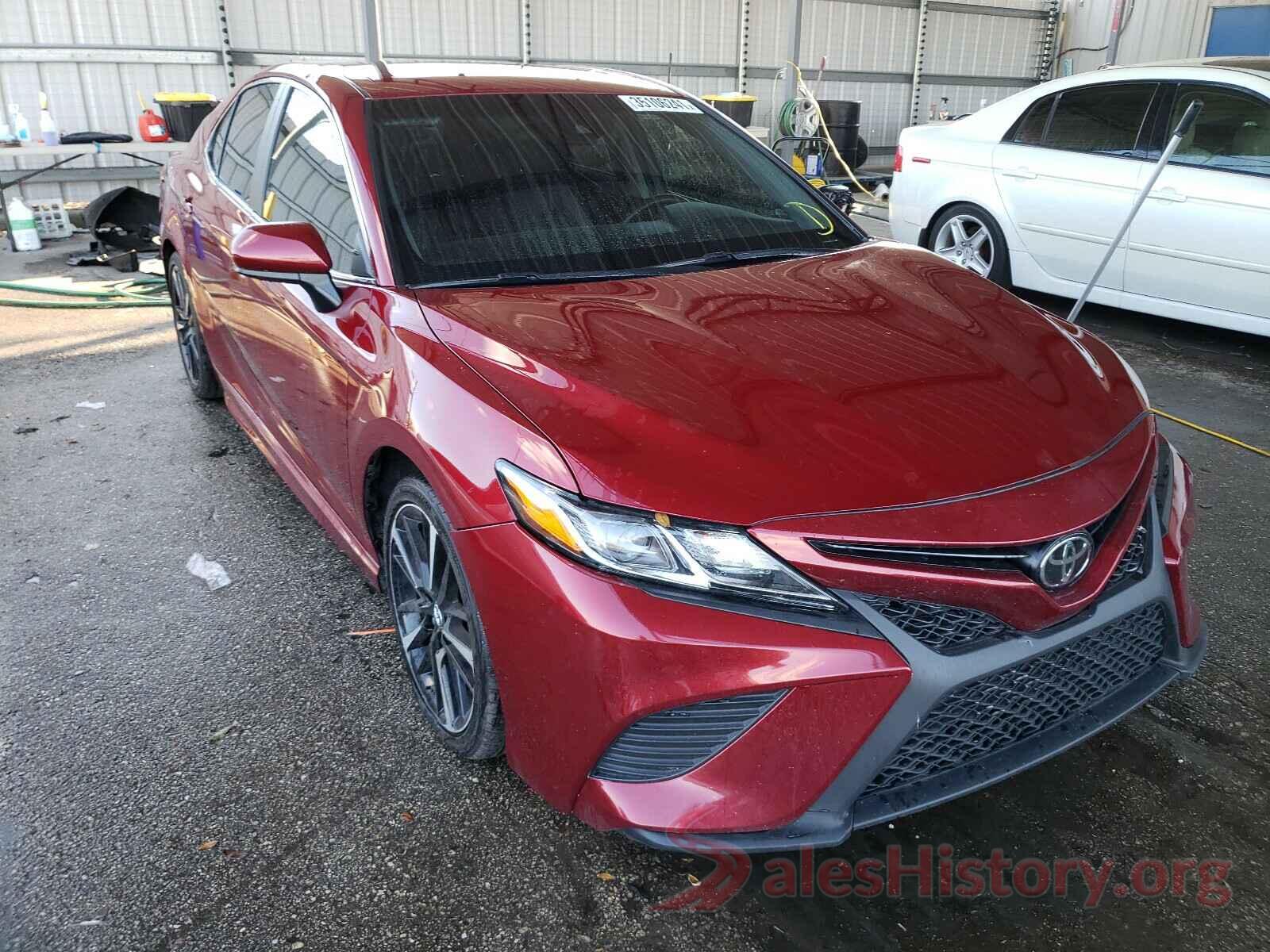 4T1B11HK9JU574670 2018 TOYOTA CAMRY