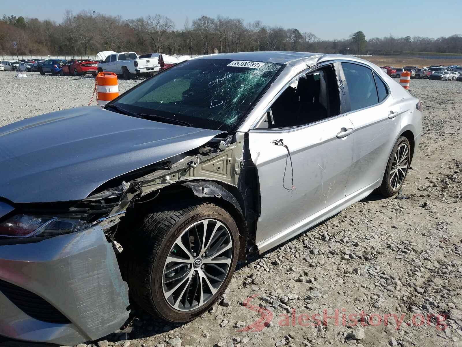 4T1B11HK6JU563805 2018 TOYOTA CAMRY