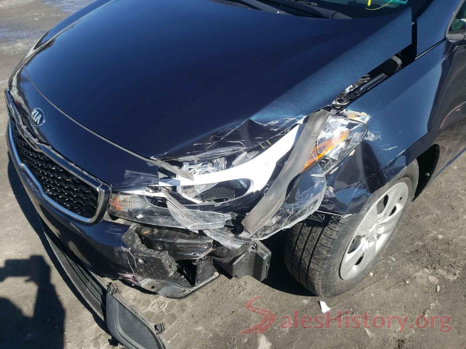 KNAFK5A85H5677823 2017 KIA FORTE