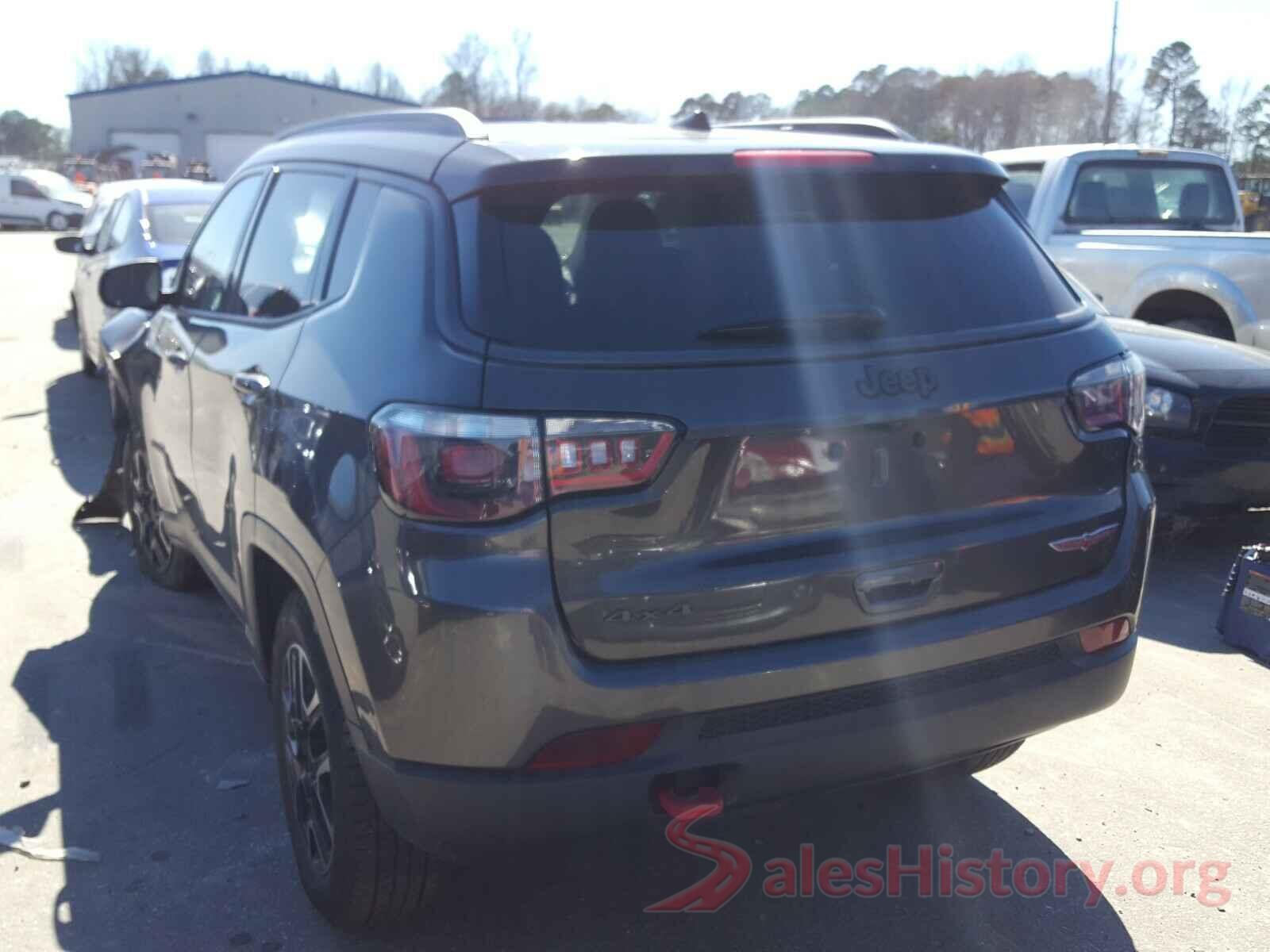 3C4NJDDB0KT721723 2019 JEEP COMPASS