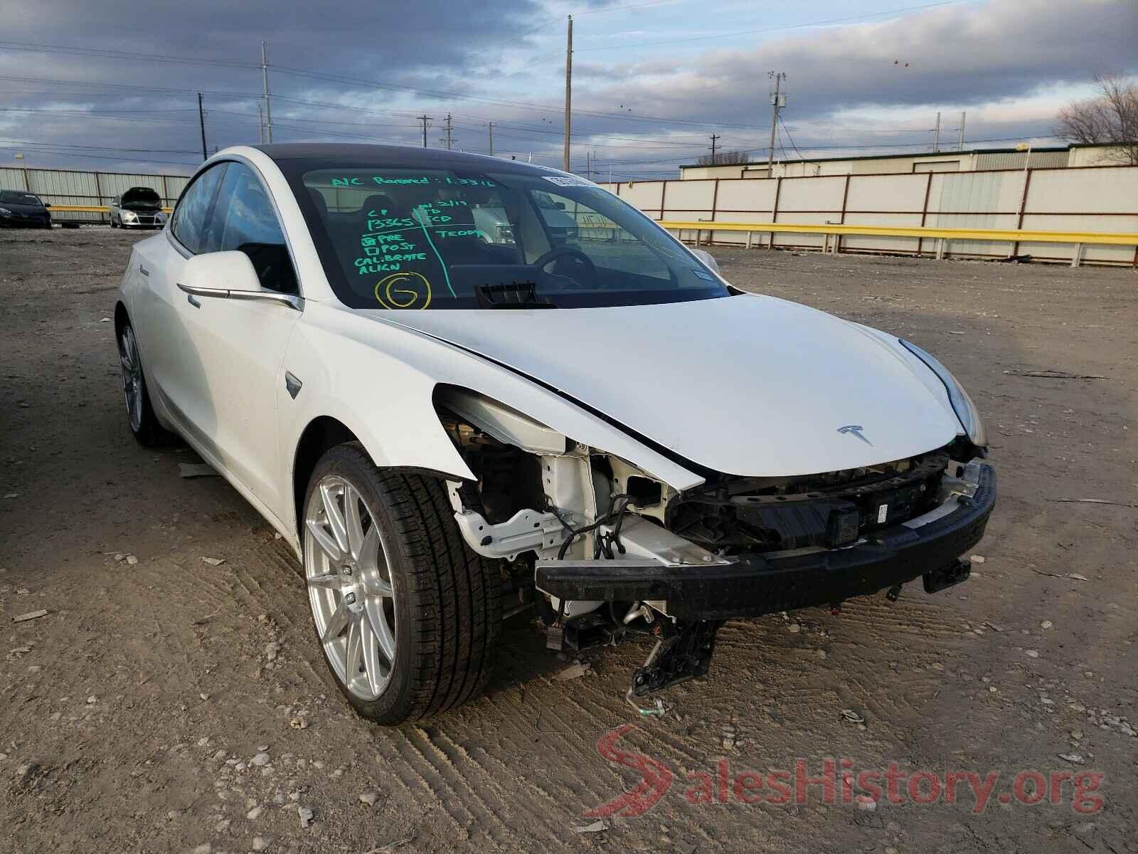 5YJ3E1EAXJF051062 2018 TESLA MODEL 3