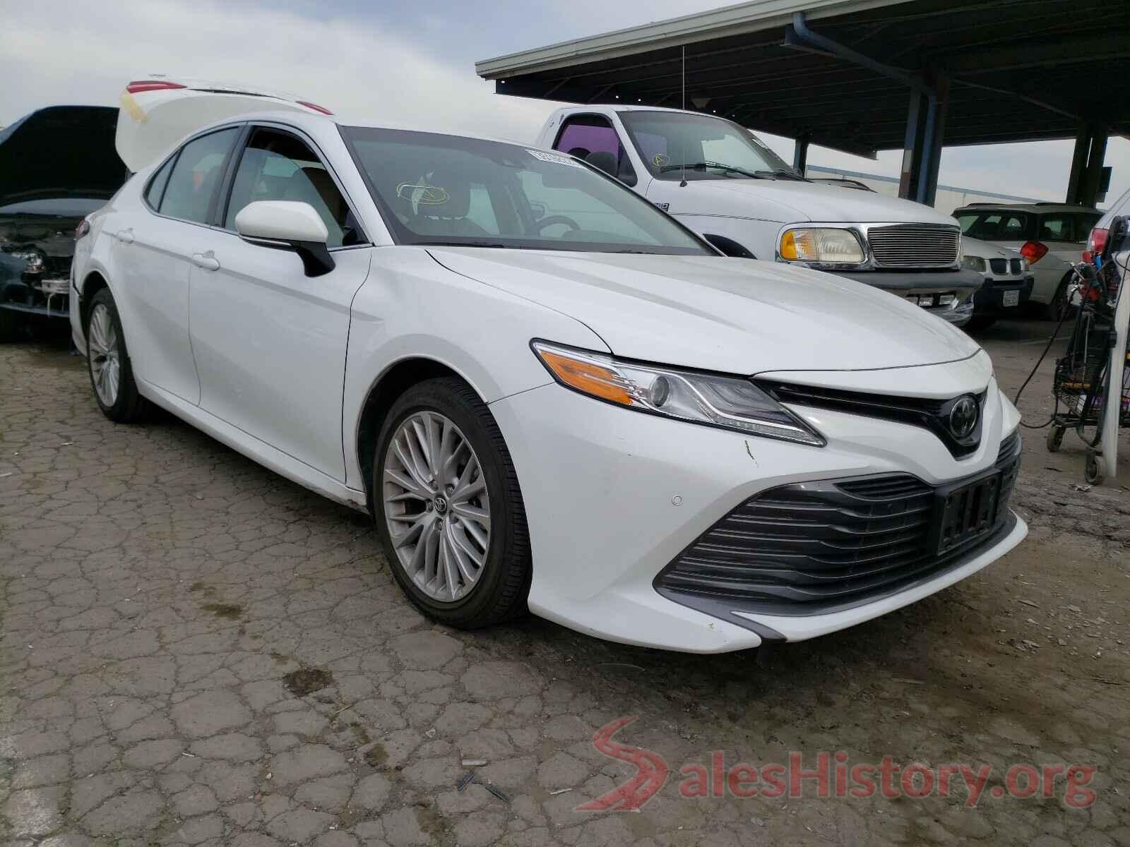 4T1B11HK5JU083321 2018 TOYOTA CAMRY