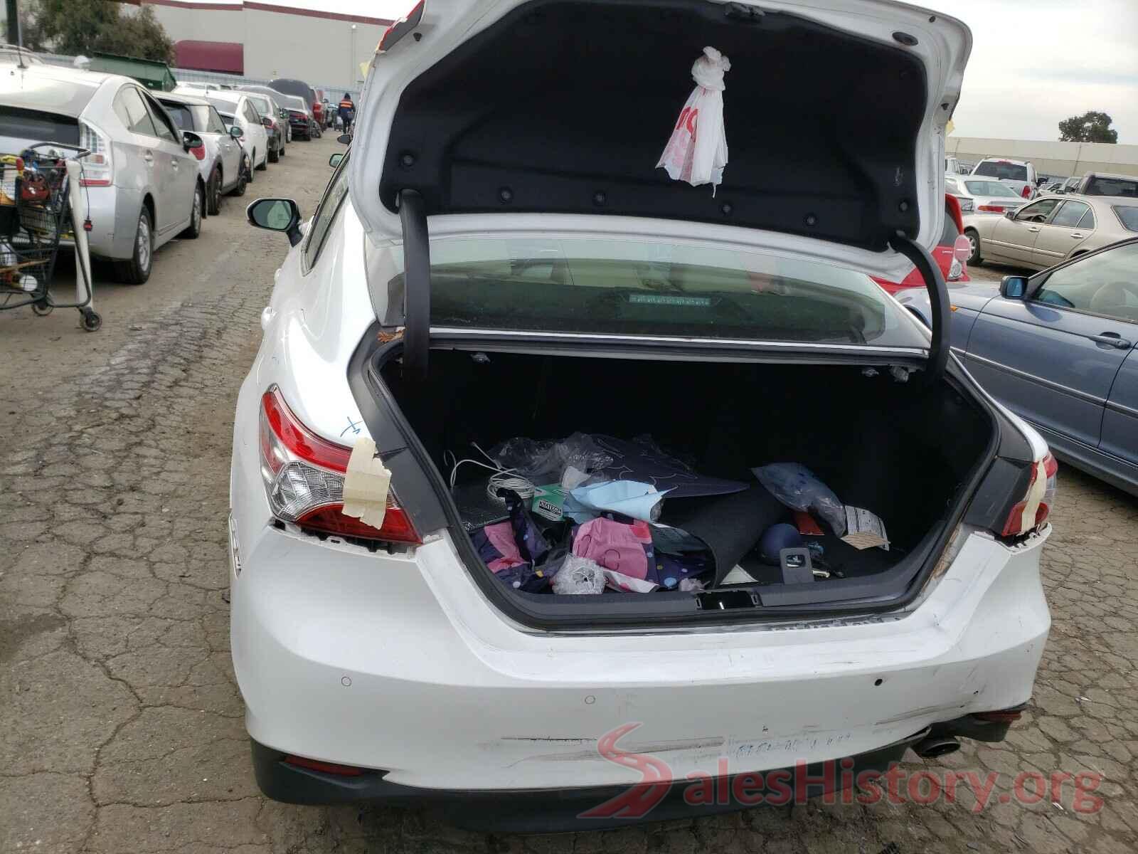 4T1B11HK5JU083321 2018 TOYOTA CAMRY