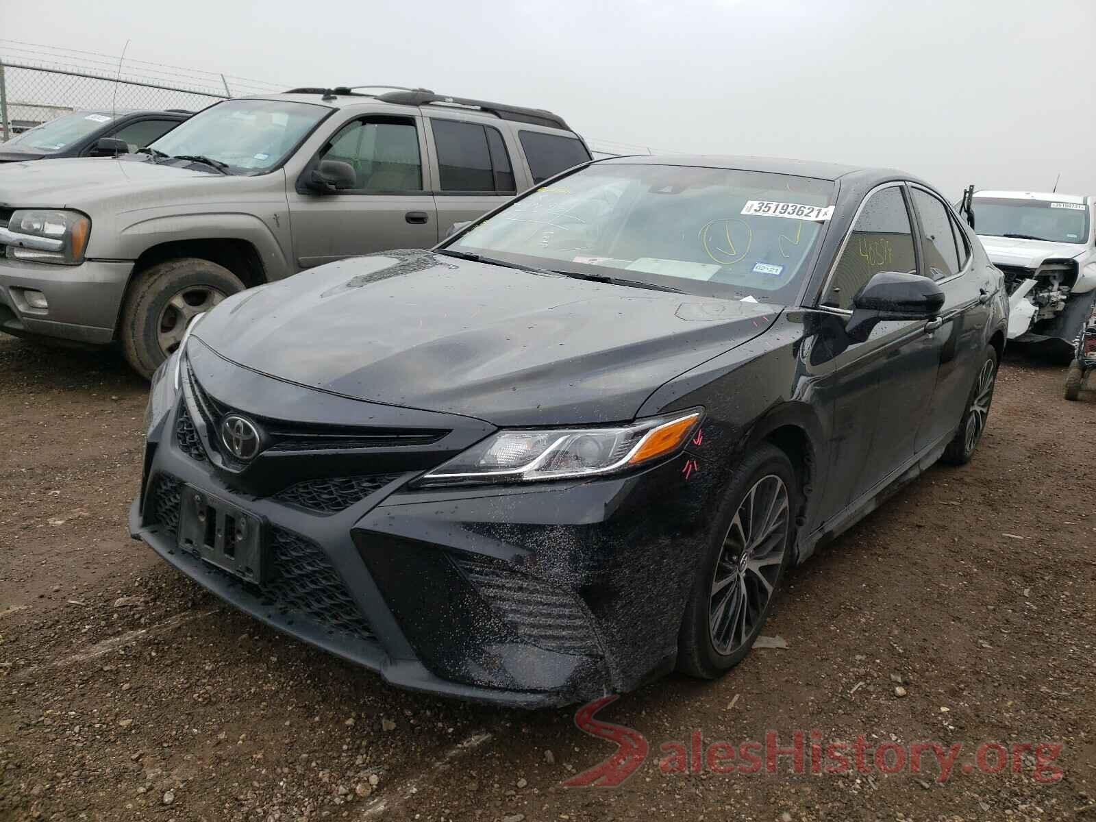 4T1B11HK9JU570778 2018 TOYOTA CAMRY