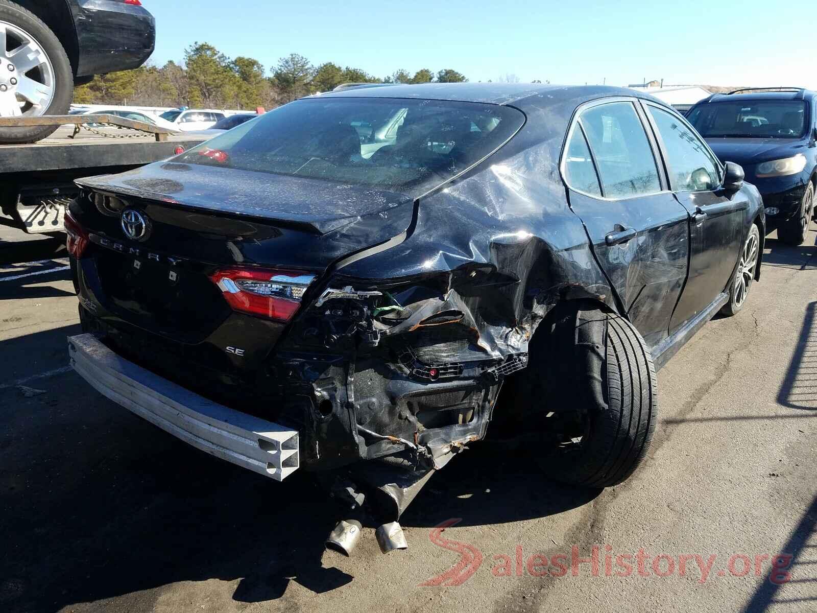 4T1B11HKXJU152066 2018 TOYOTA CAMRY