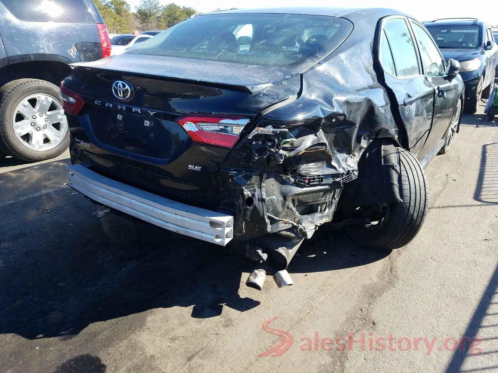 4T1B11HKXJU152066 2018 TOYOTA CAMRY