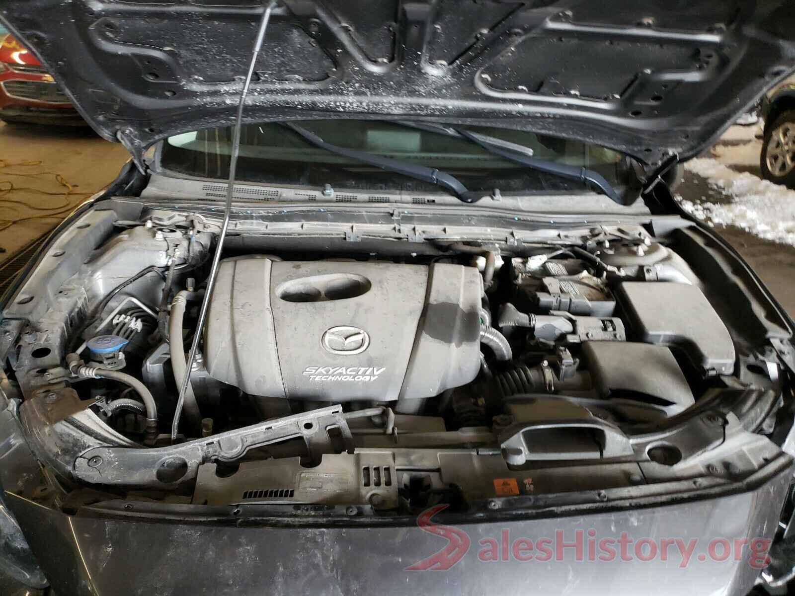 3MZBN1U79JM165855 2018 MAZDA 3