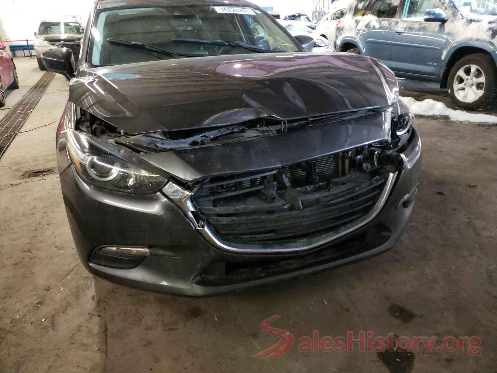 3MZBN1U79JM165855 2018 MAZDA 3