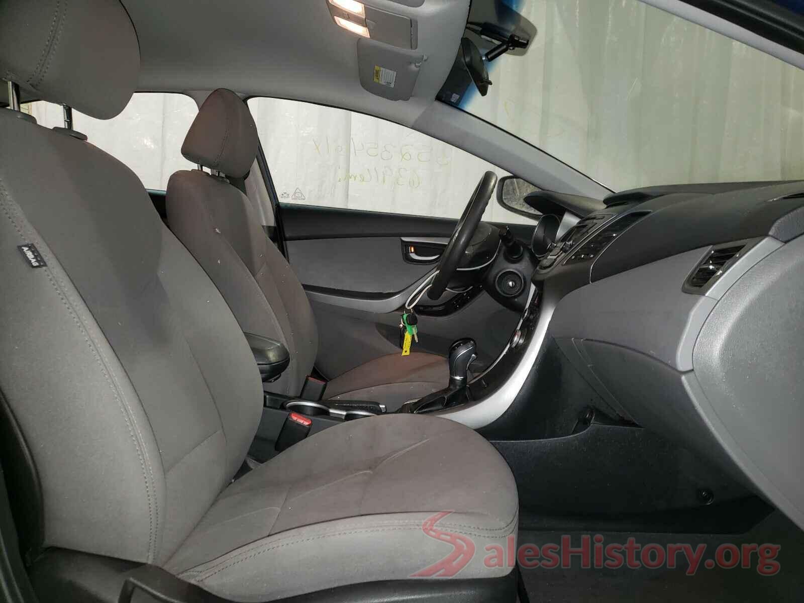 5NPDH4AE8GH737519 2016 HYUNDAI ELANTRA