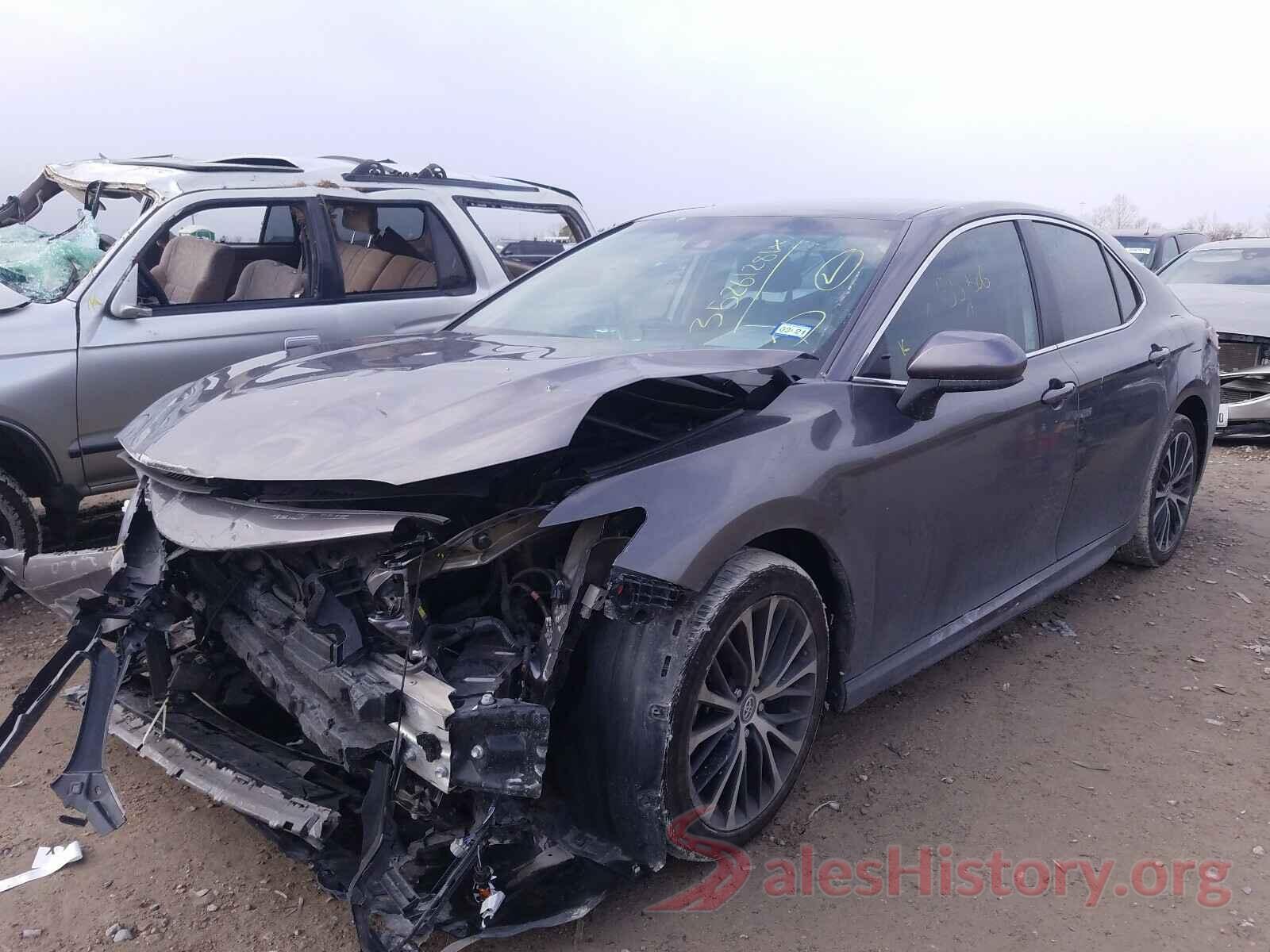 4T1B11HK0JU044796 2018 TOYOTA CAMRY