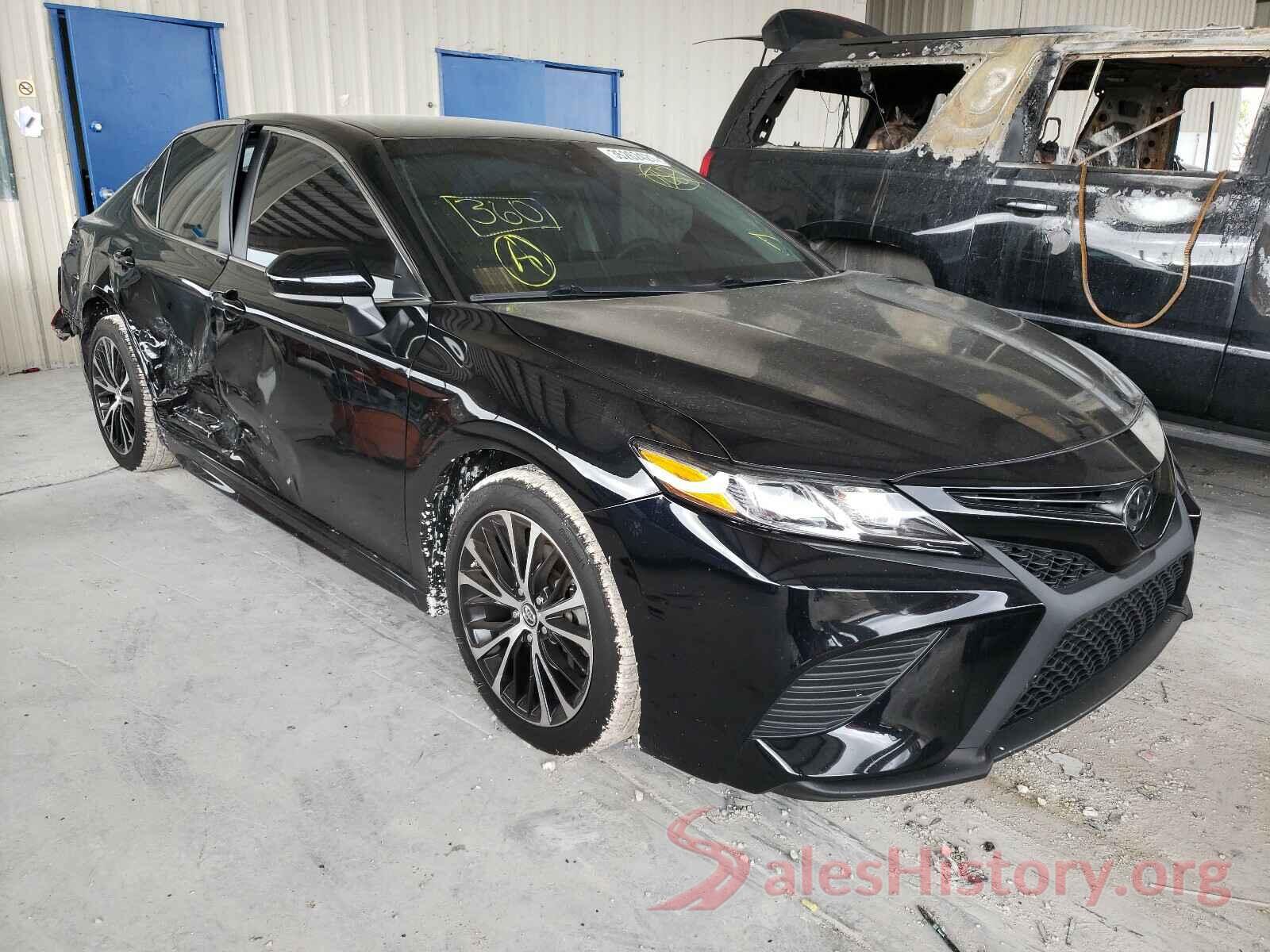 4T1B11HK1JU660149 2018 TOYOTA CAMRY