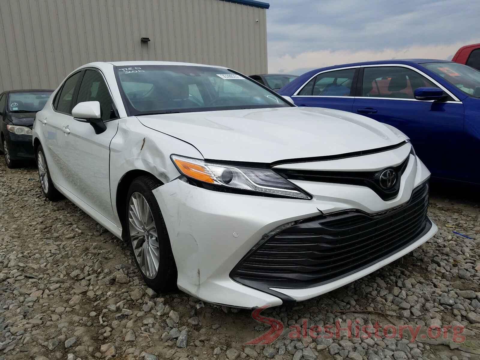 4T1B11HK1JU059856 2018 TOYOTA CAMRY