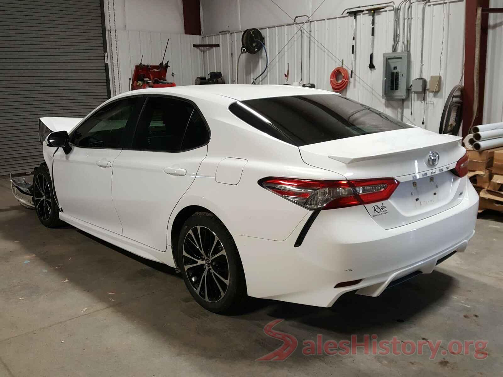 4T1B11HK1JU056097 2018 TOYOTA CAMRY