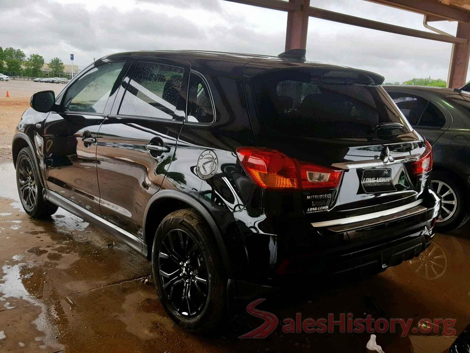 JA4AP3AUXJU006718 2018 MITSUBISHI OUTLANDER