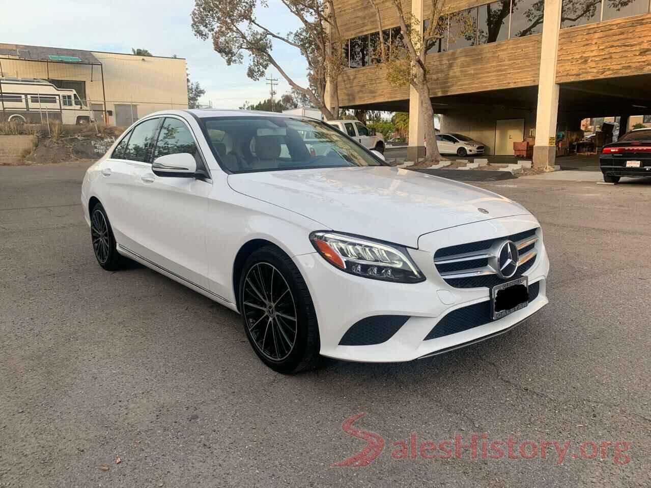 55SWF8DB3KU294872 2019 MERCEDES-BENZ C CLASS