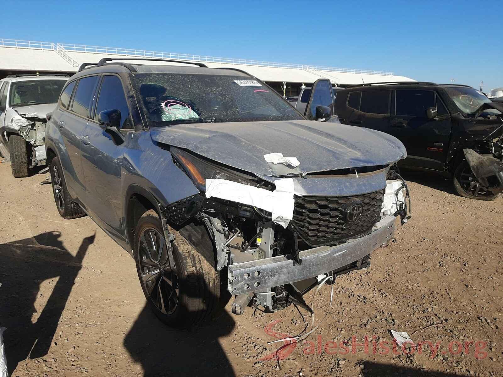 5TDJZRBH8MS062038 2021 TOYOTA HIGHLANDER