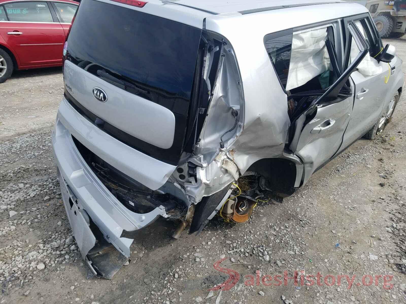 KNDJP3A59J7606126 2018 KIA SOUL