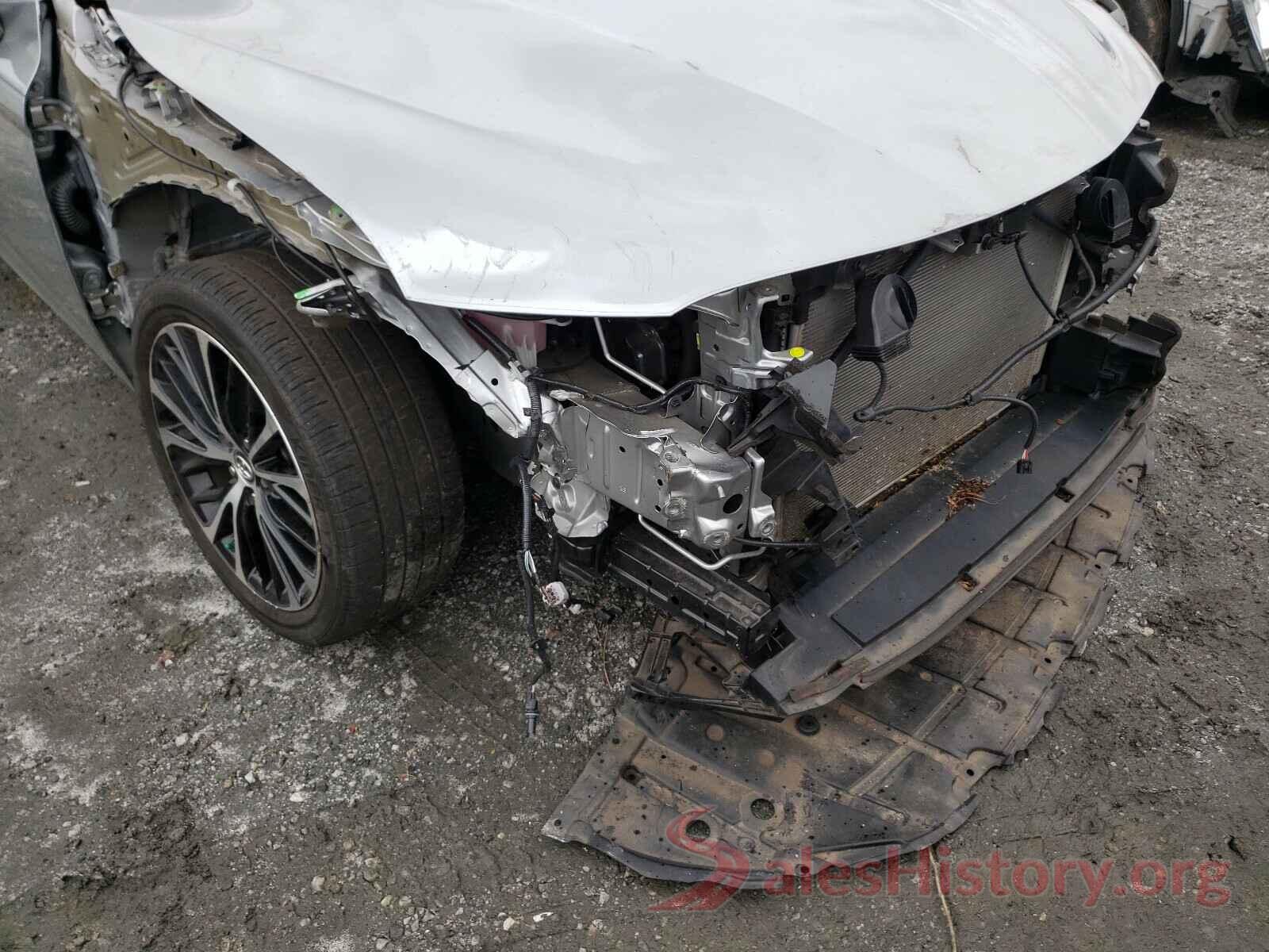 4T1B11HK4JU143492 2018 TOYOTA CAMRY