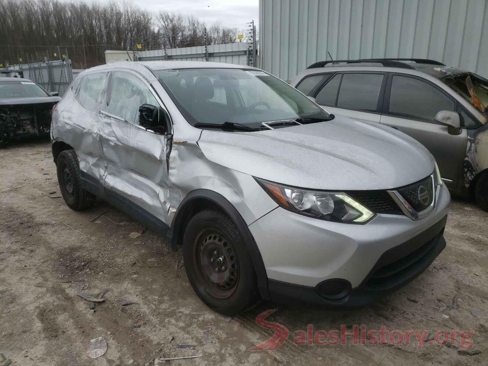 JN1BJ1CP8JW180124 2018 NISSAN ROGUE