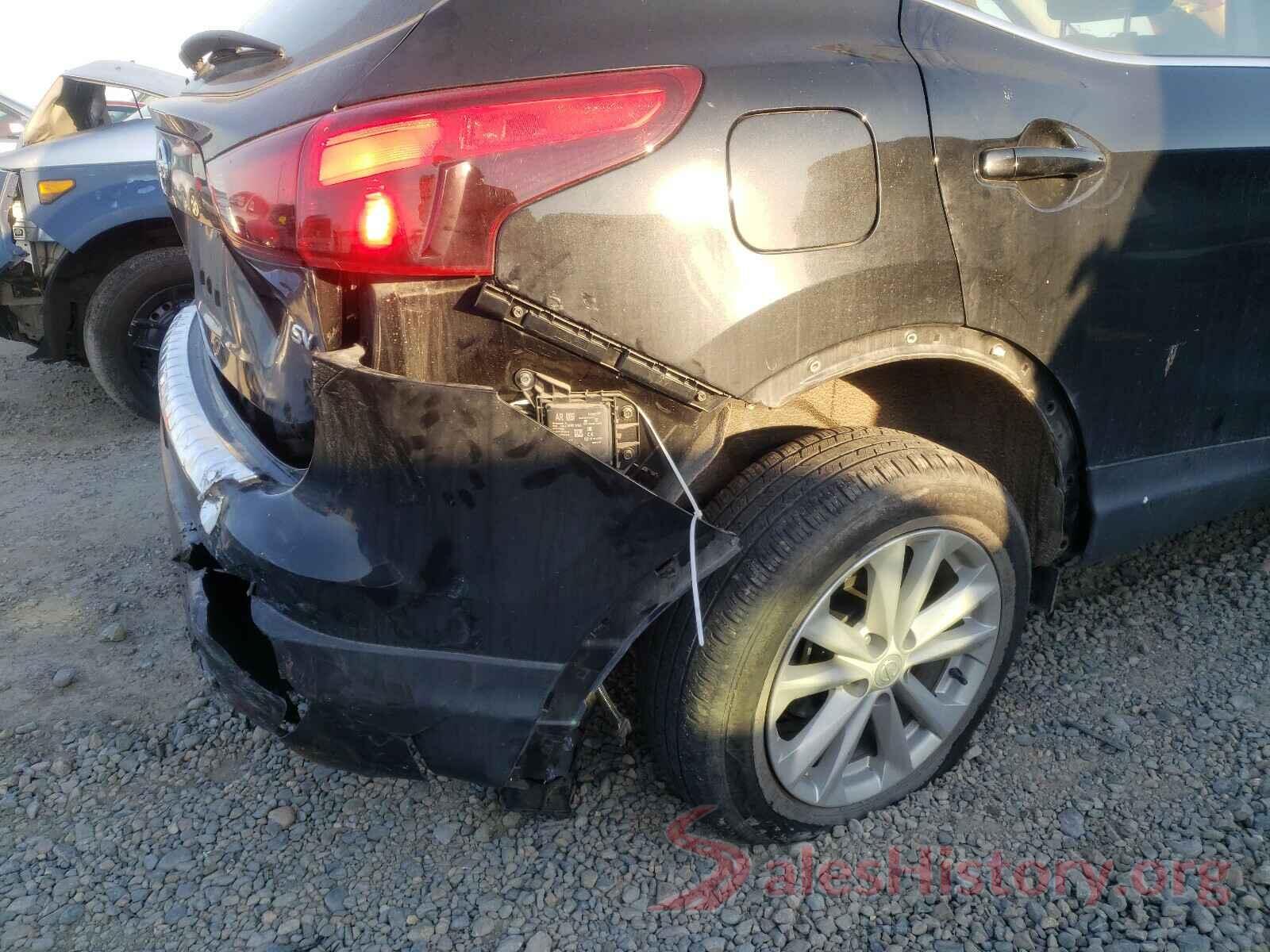 JN1BJ1CP3JW159956 2018 NISSAN ROGUE