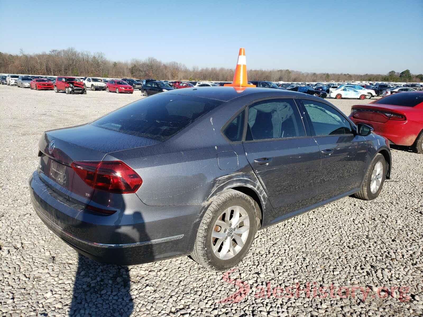 1VWAA7A34JC045295 2018 VOLKSWAGEN PASSAT