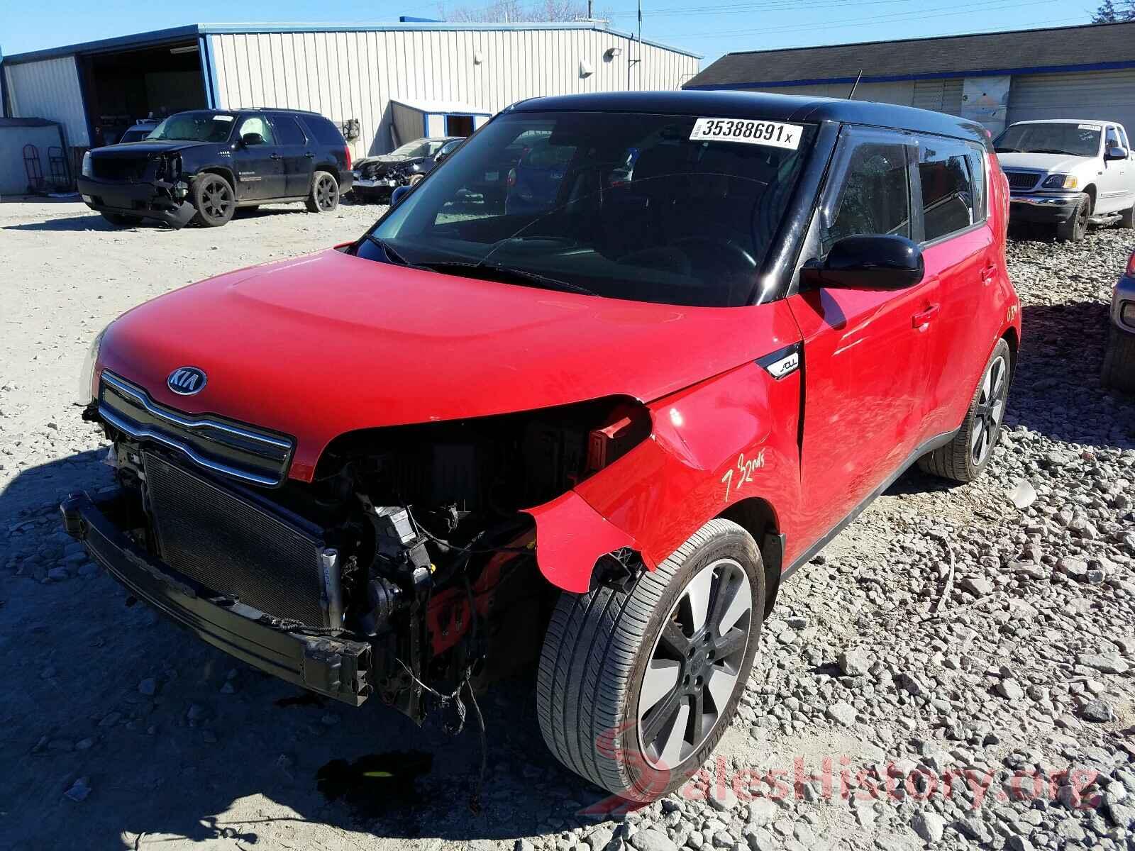 KNDJP3A57J7574924 2018 KIA SOUL