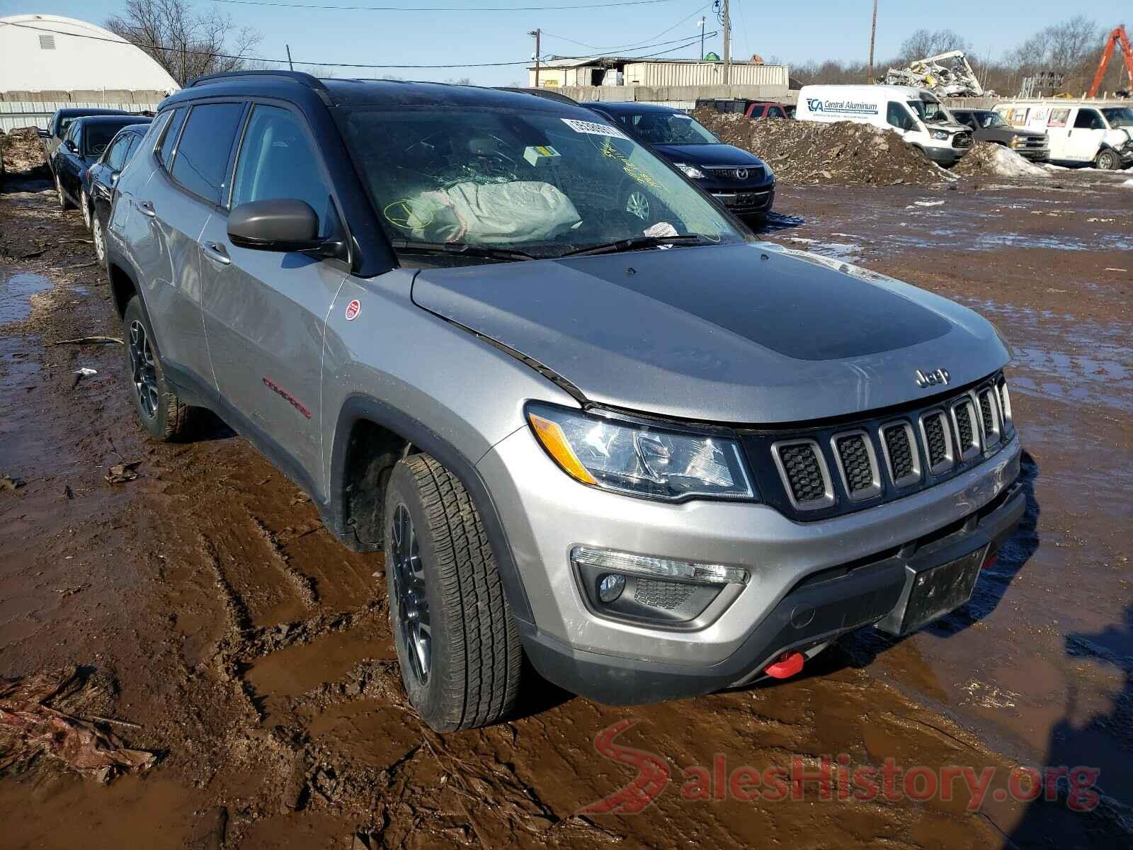 3C4NJDDB2KT759857 2019 JEEP COMPASS