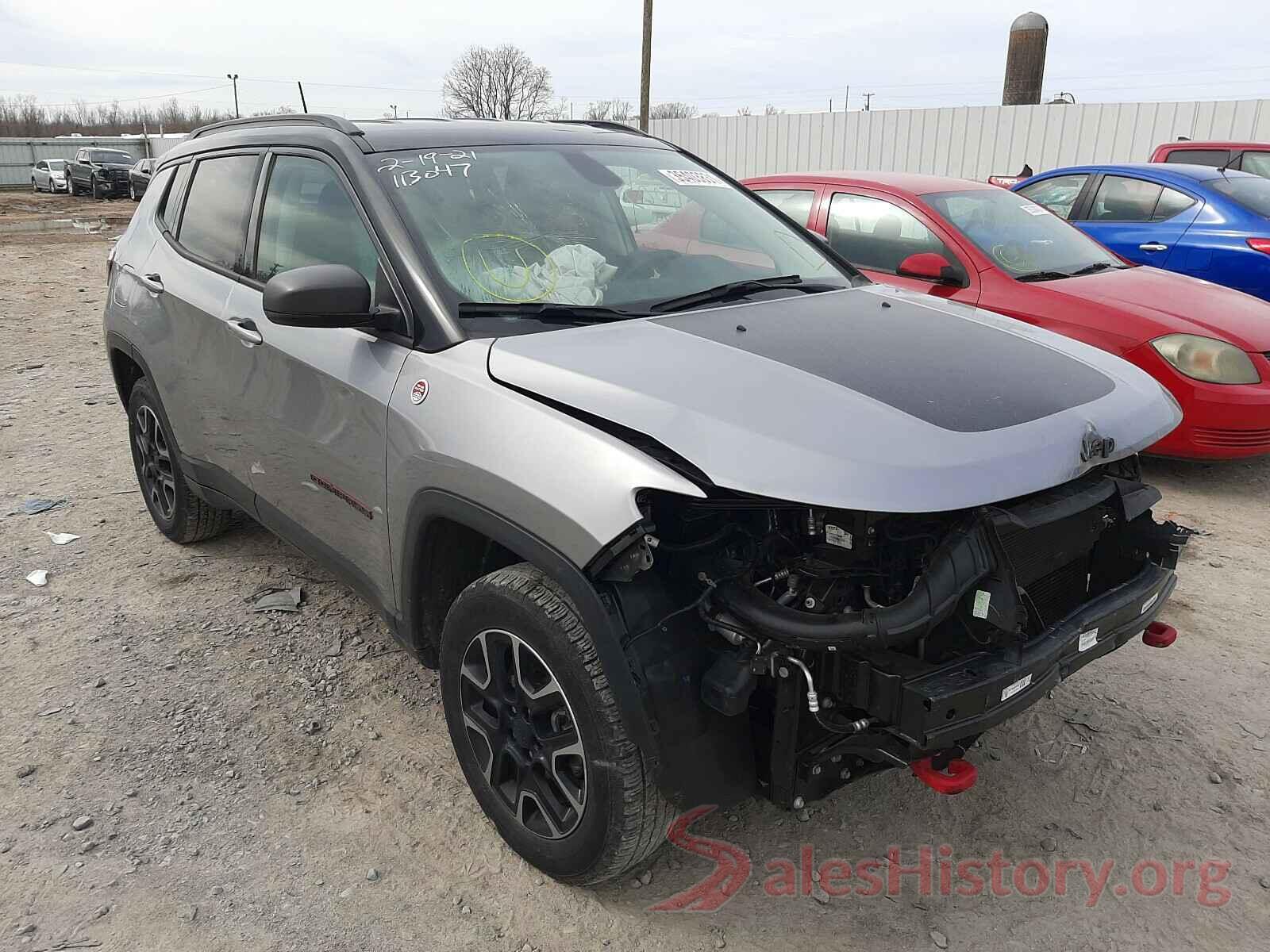 3C4NJDDB7KT689045 2019 JEEP COMPASS