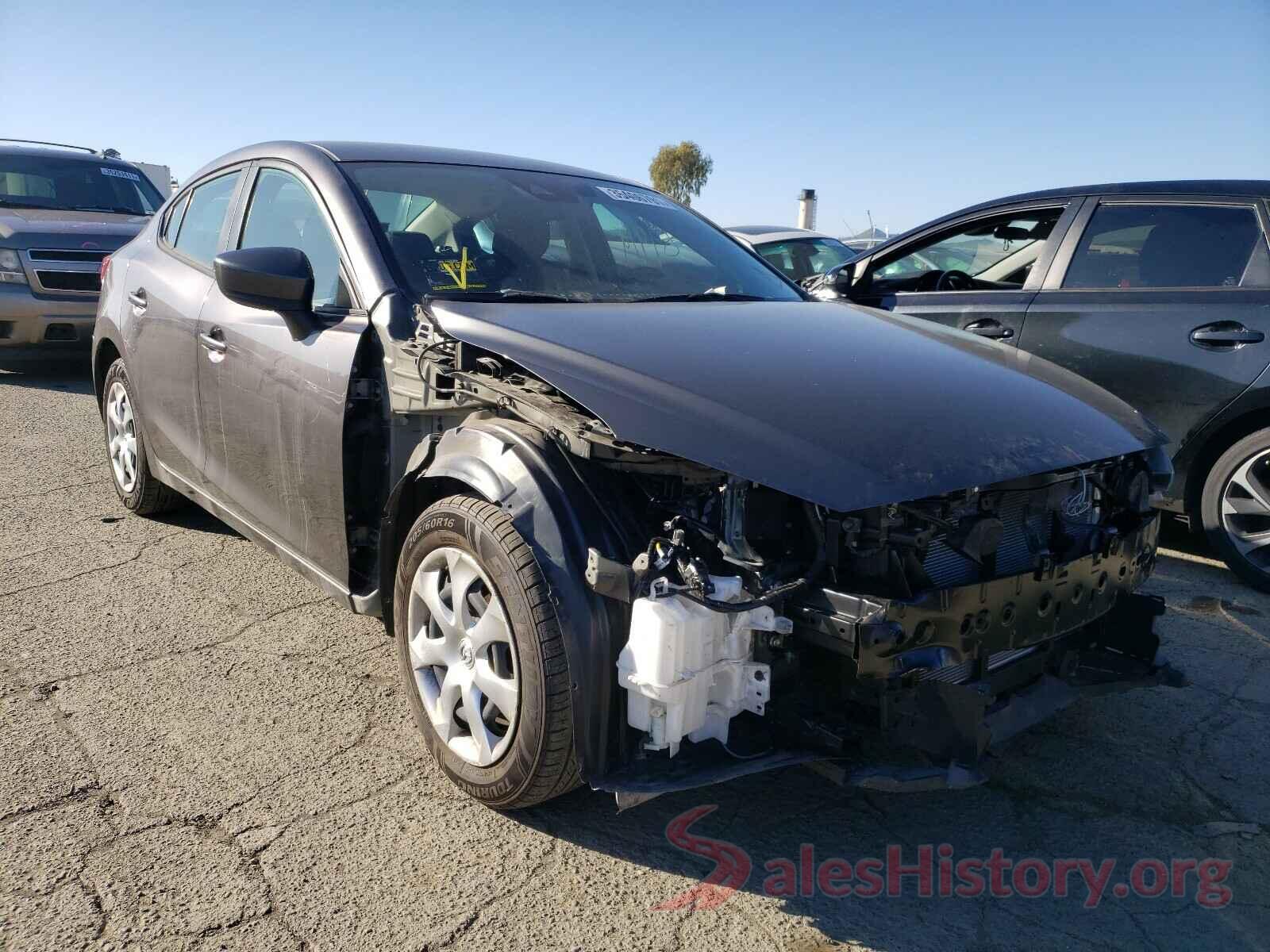 3MZBN1U76JM209732 2018 MAZDA 3