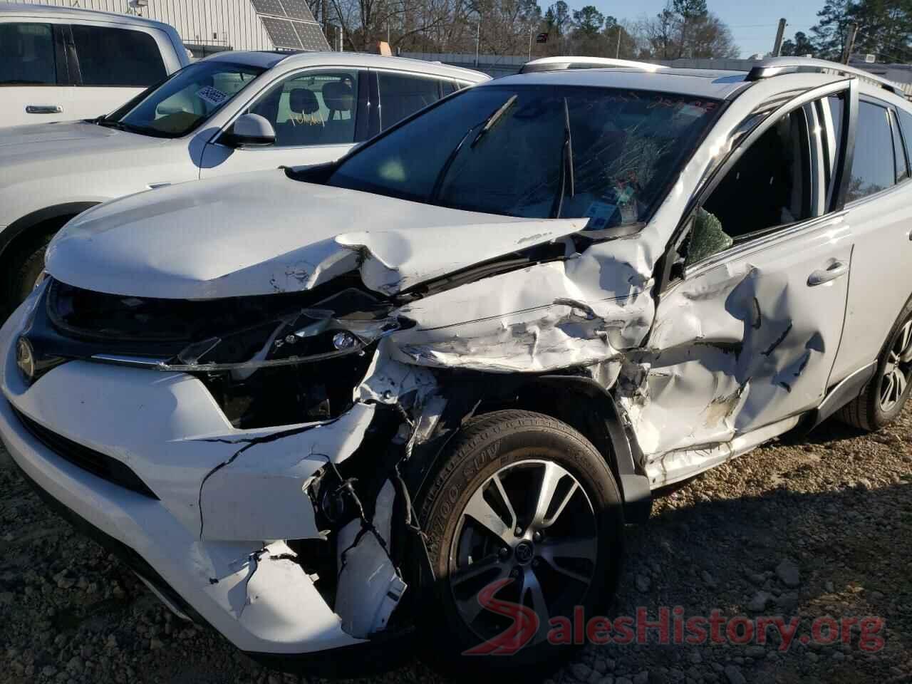 JTMWFREV1JJ733090 2018 TOYOTA RAV4