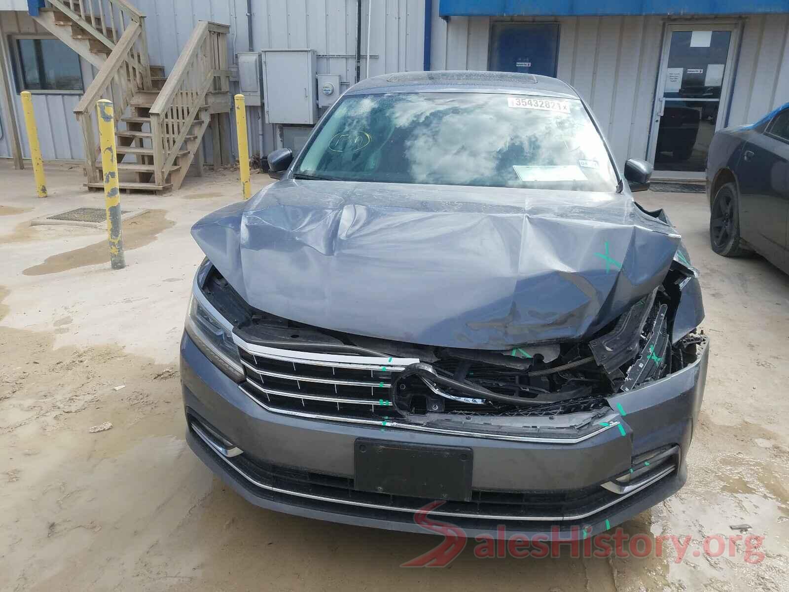 1VWBA7A35JC044807 2018 VOLKSWAGEN PASSAT