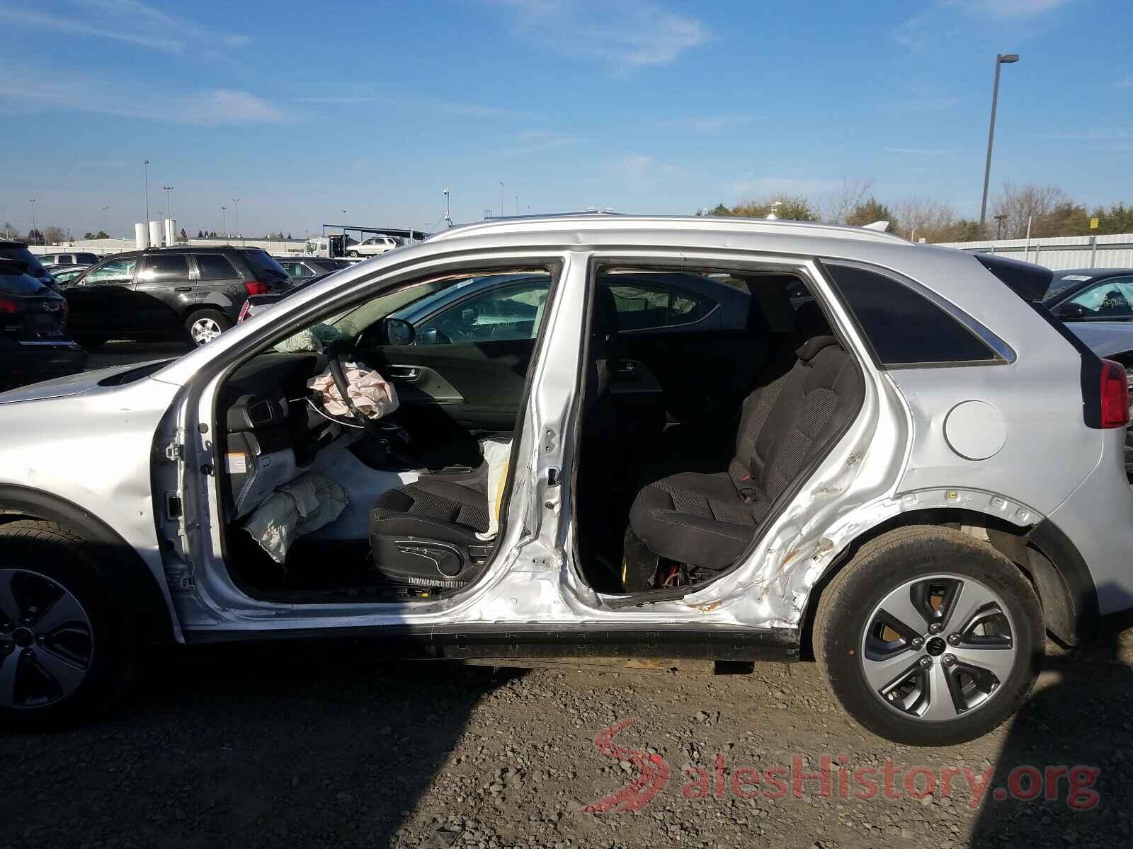 KNDCB3LC3K5240812 2019 KIA NIRO