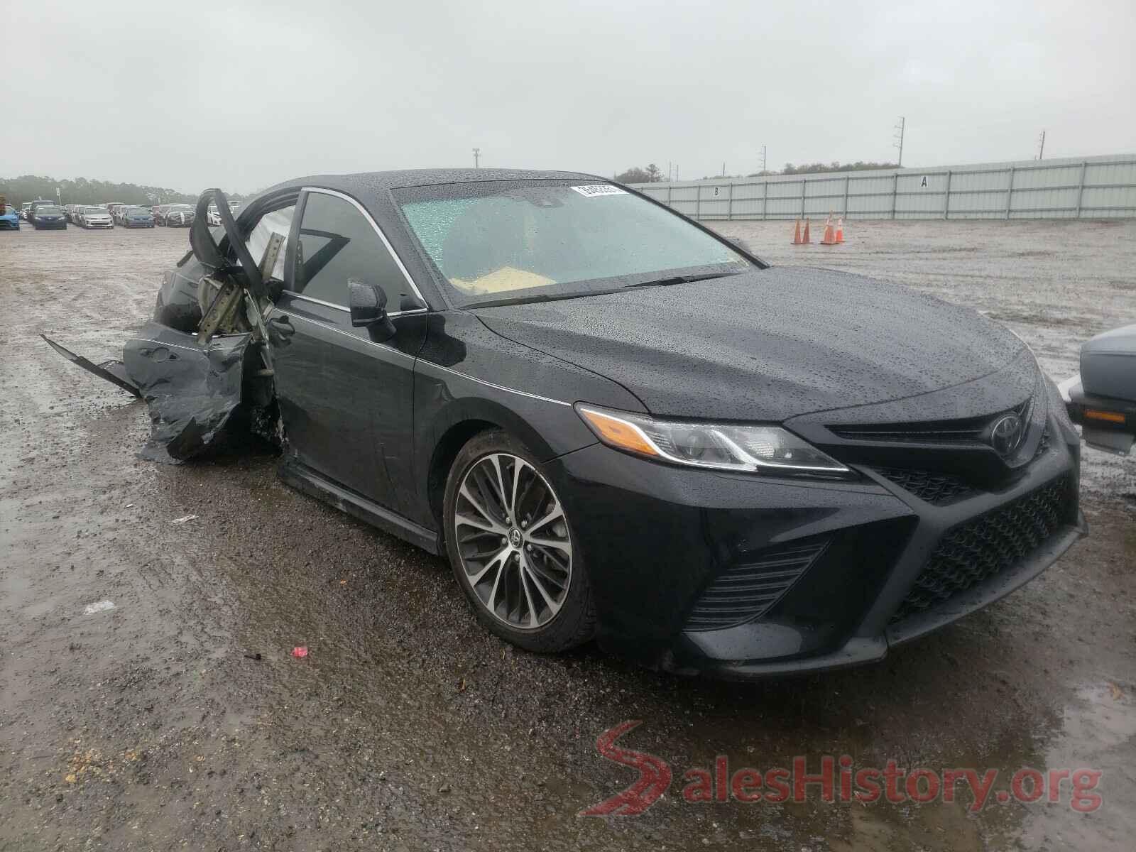 4T1B11HK4JU663319 2018 TOYOTA CAMRY