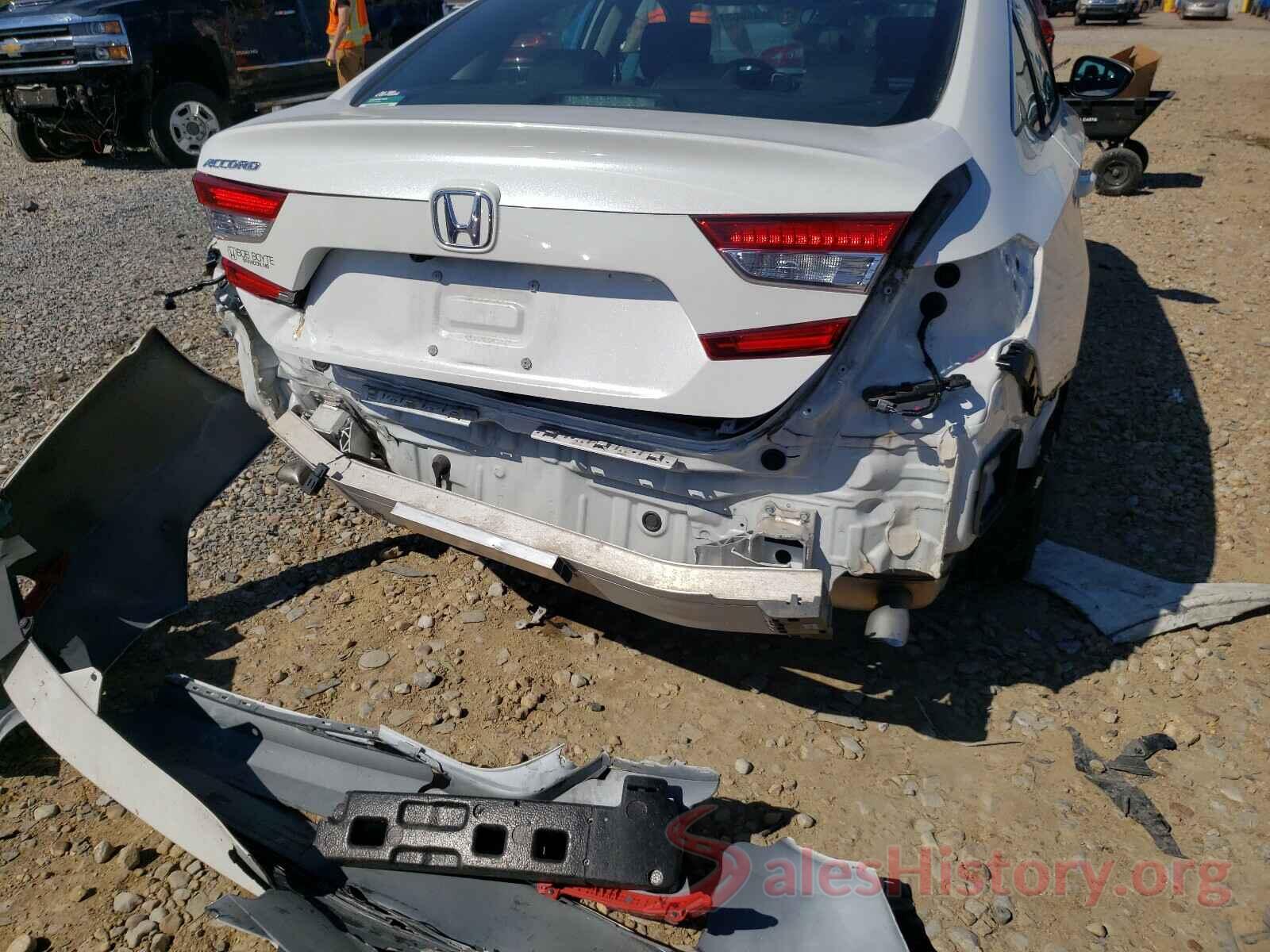 1HGCV1F13JA220718 2018 HONDA ACCORD