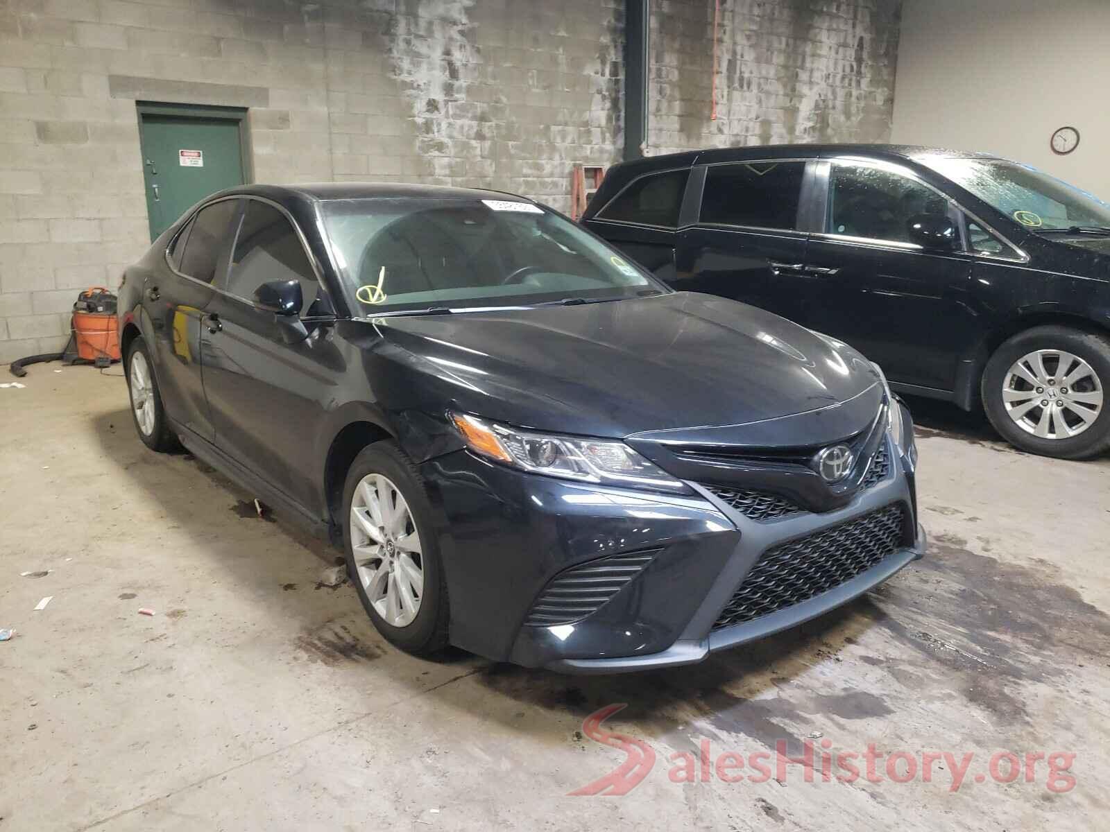 4T1B11HKXJU116359 2018 TOYOTA CAMRY