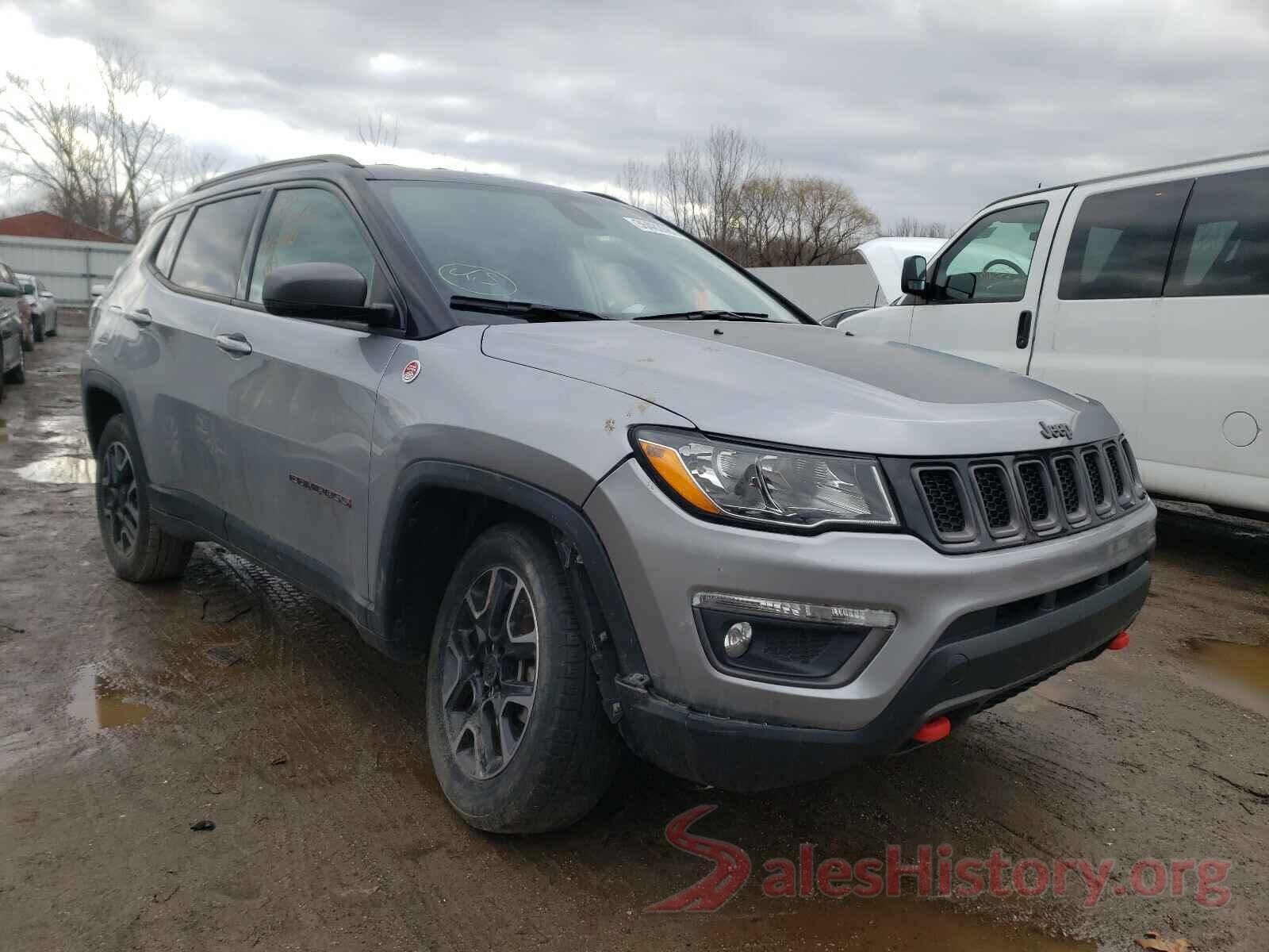 3C4NJDDB1KT667784 2019 JEEP COMPASS