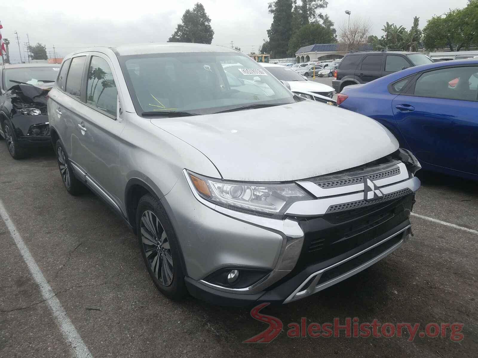 JA4AD3A3XKZ023586 2019 MITSUBISHI OUTLANDER