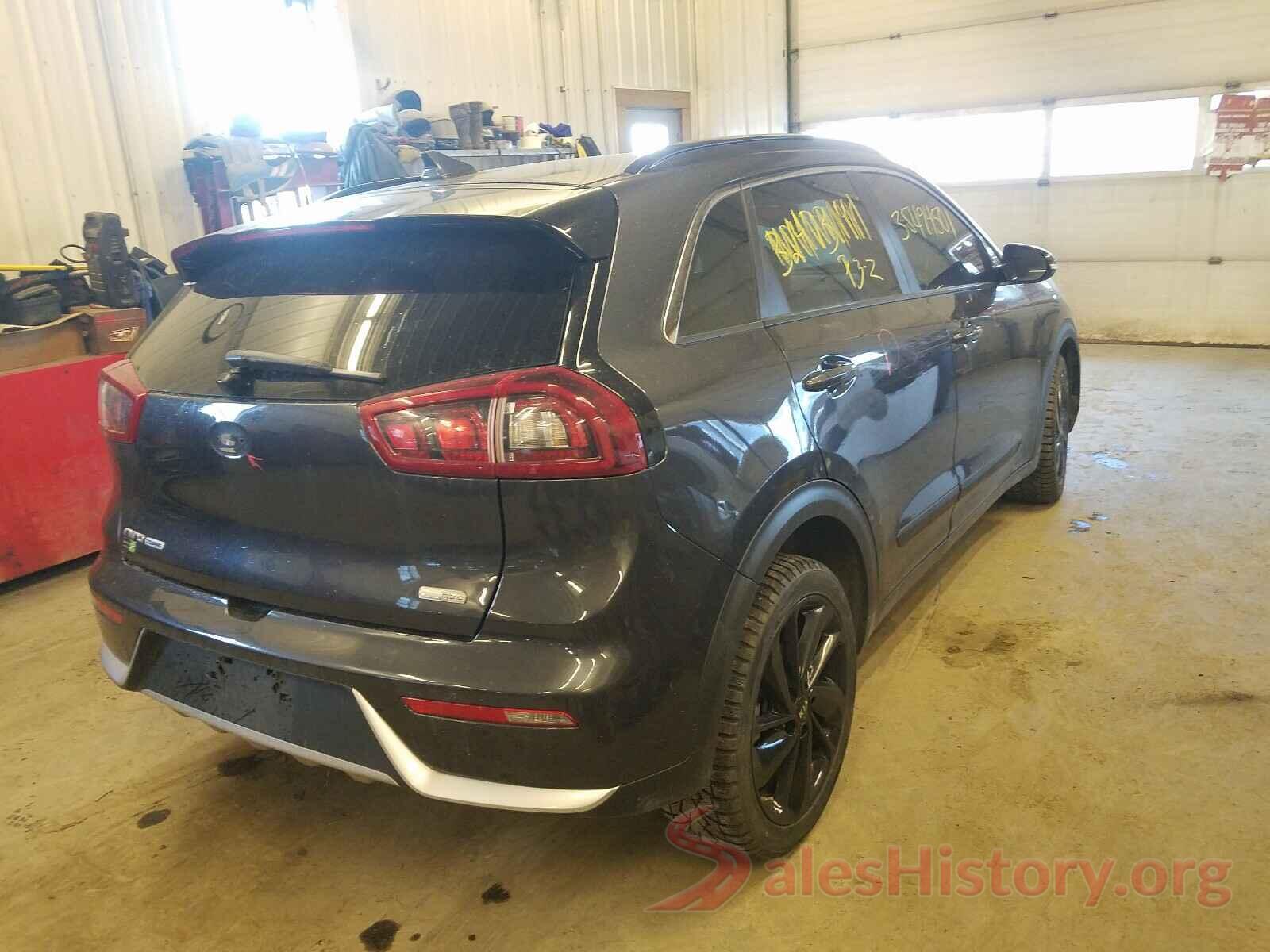 KNDCC3LC1J5145595 2018 KIA NIRO