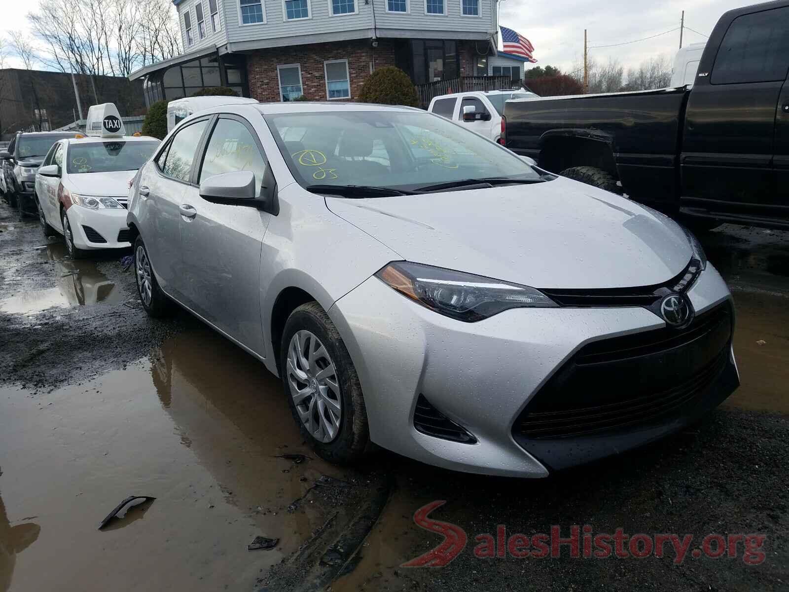 2T1BURHE4JC124068 2018 TOYOTA COROLLA